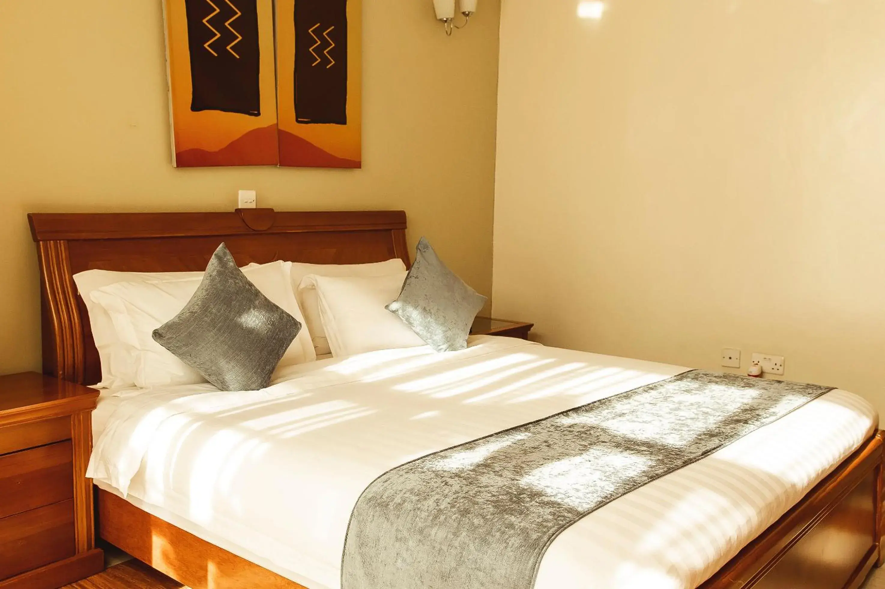 Bed in Highlands Suites Hotel and Apartments Bed in Highlands Suites Hotel and Apartments