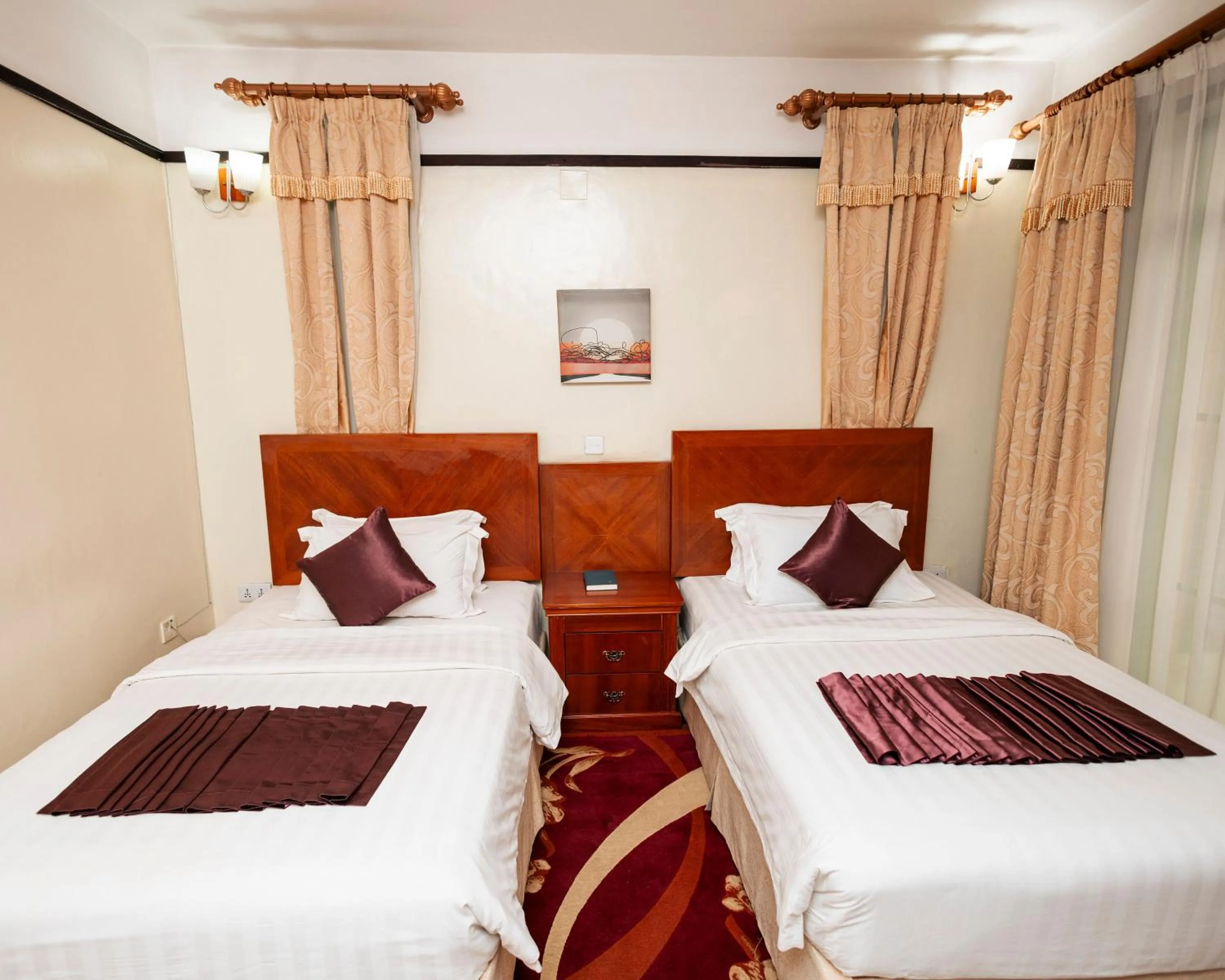 Bed in Highlands Suites Hotel and Apartments