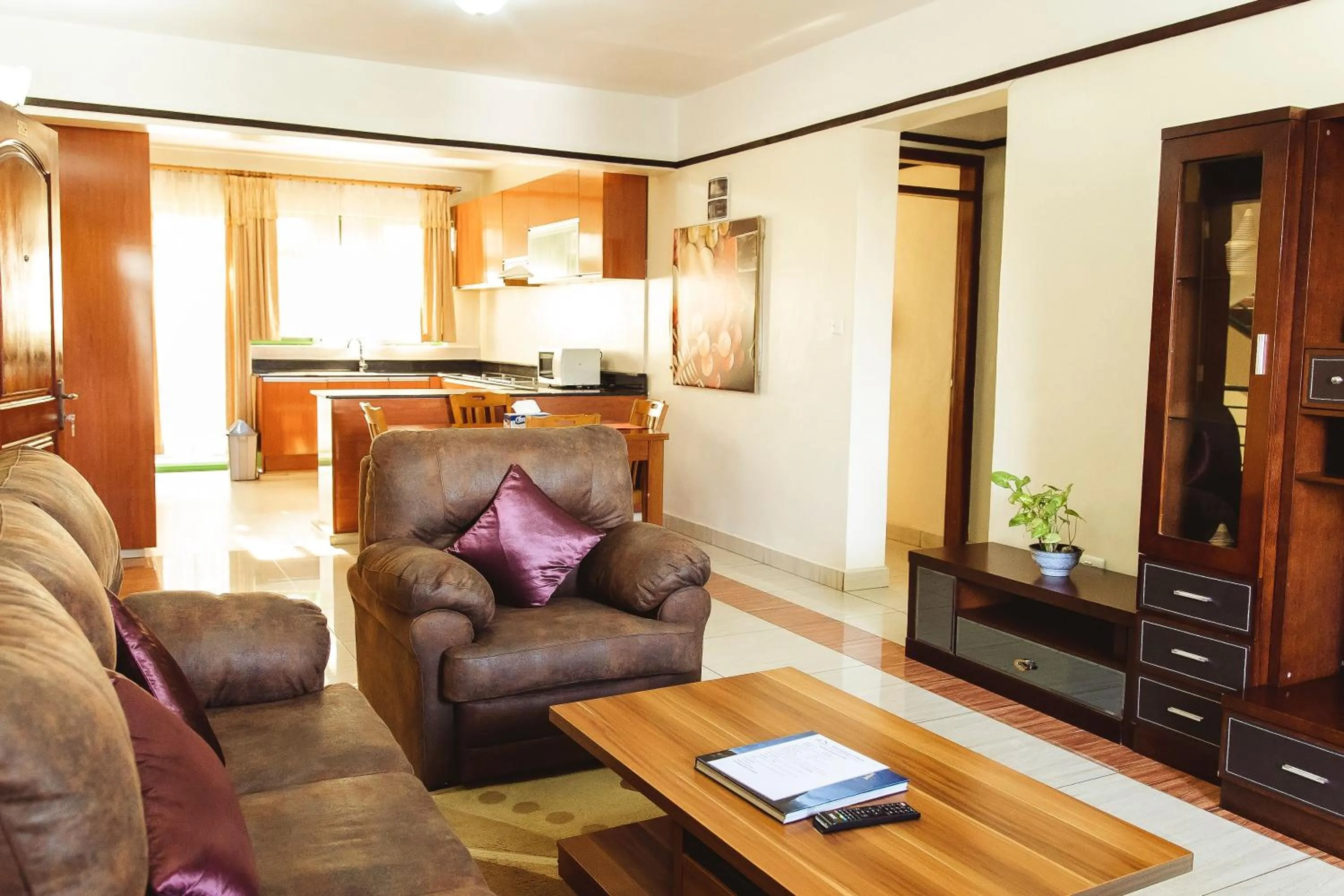 Kitchen or kitchenette in Highlands Suites Hotel and Apartments