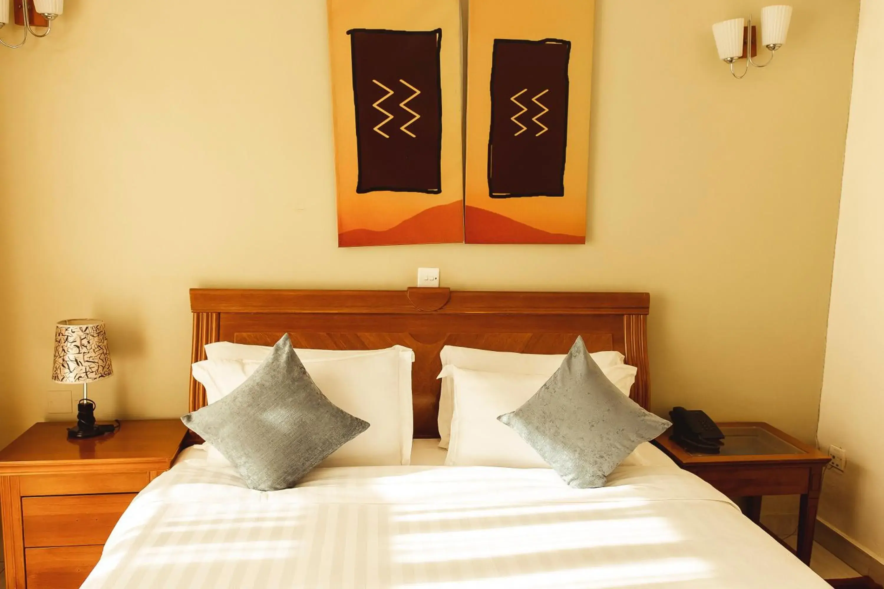 Bed in Highlands Suites Hotel and Apartments Bed in Highlands Suites Hotel and Apartments