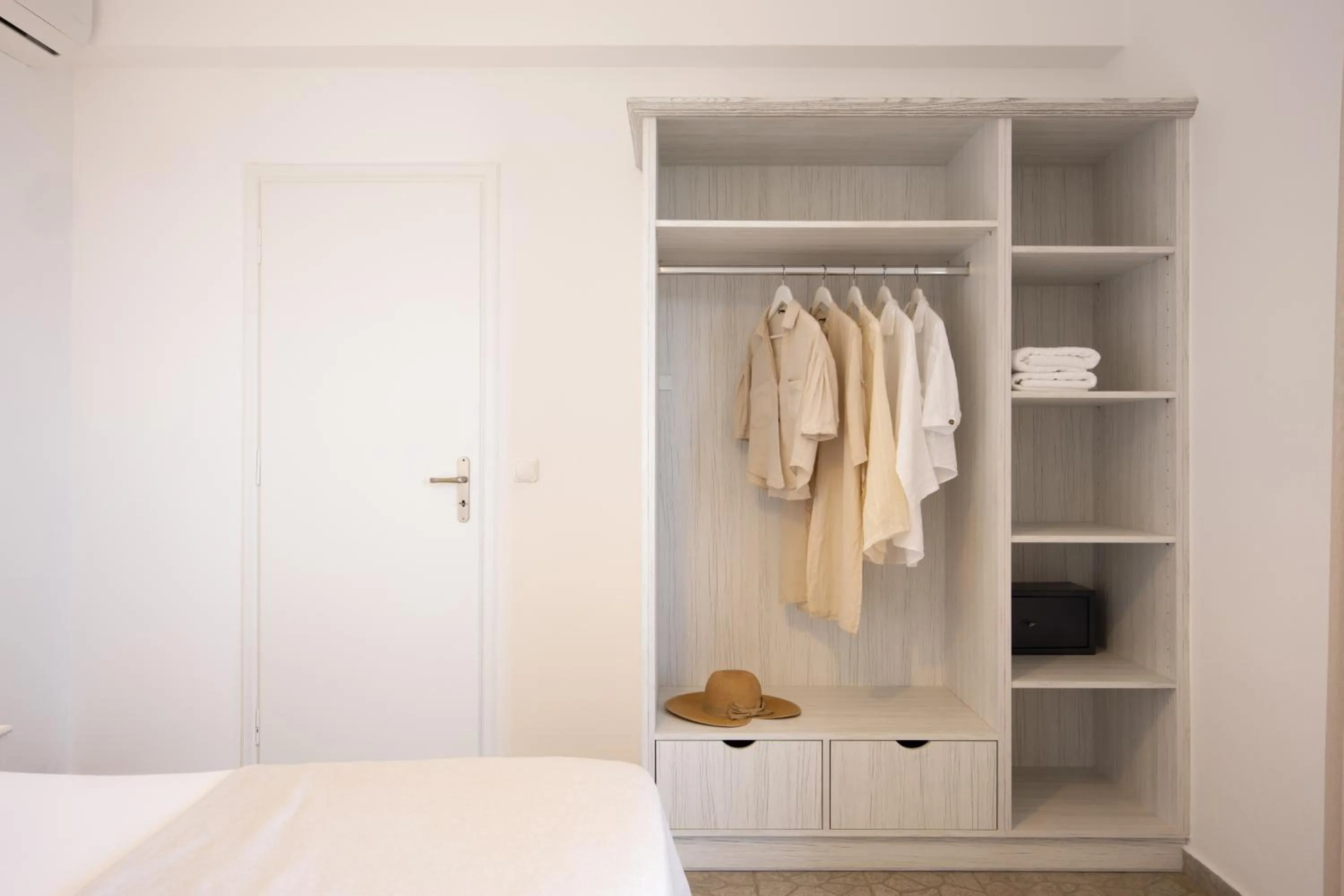 wardrobe, Bed in Villa Stella Suites