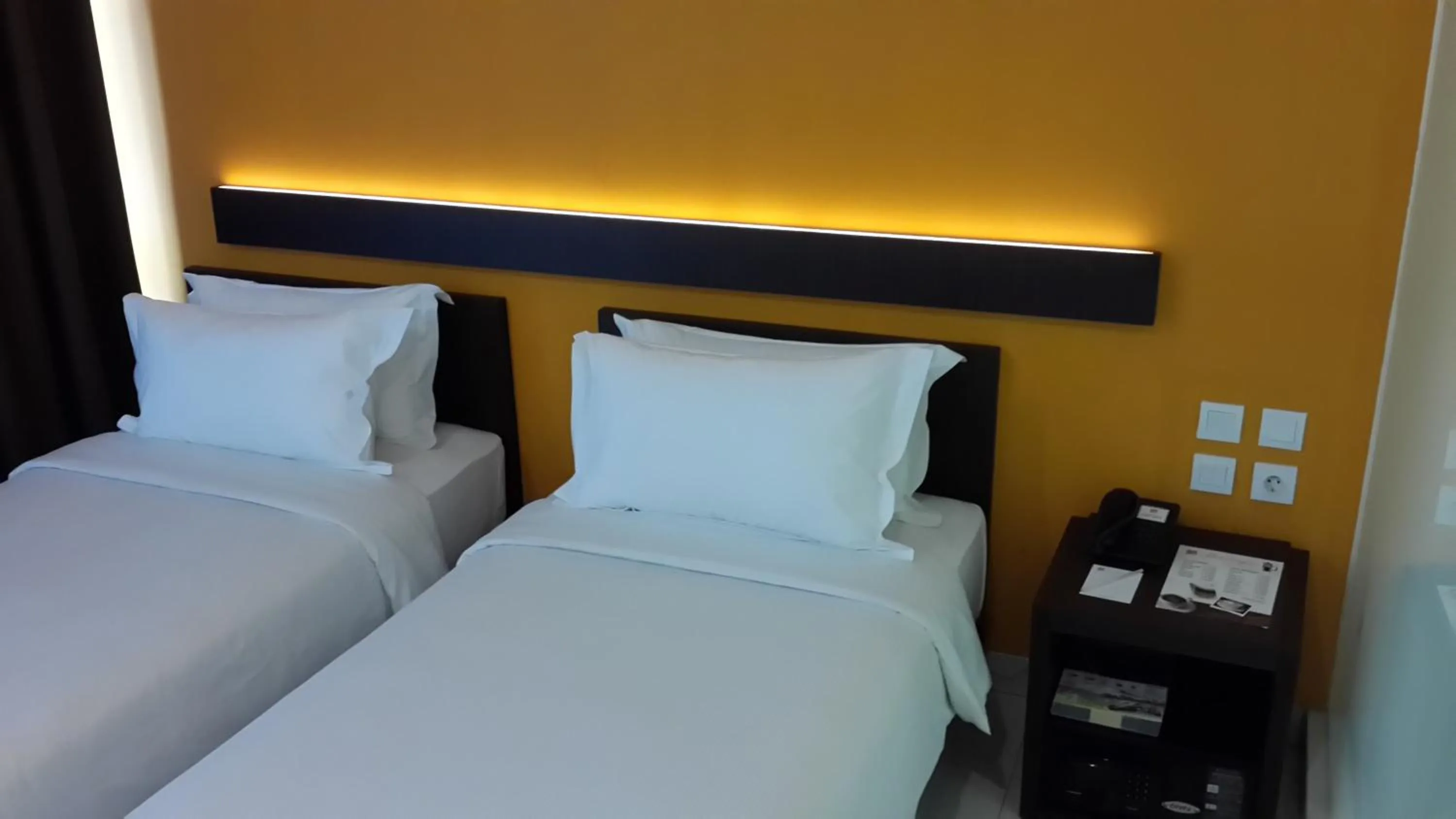 Bed in V Hotel Tebet