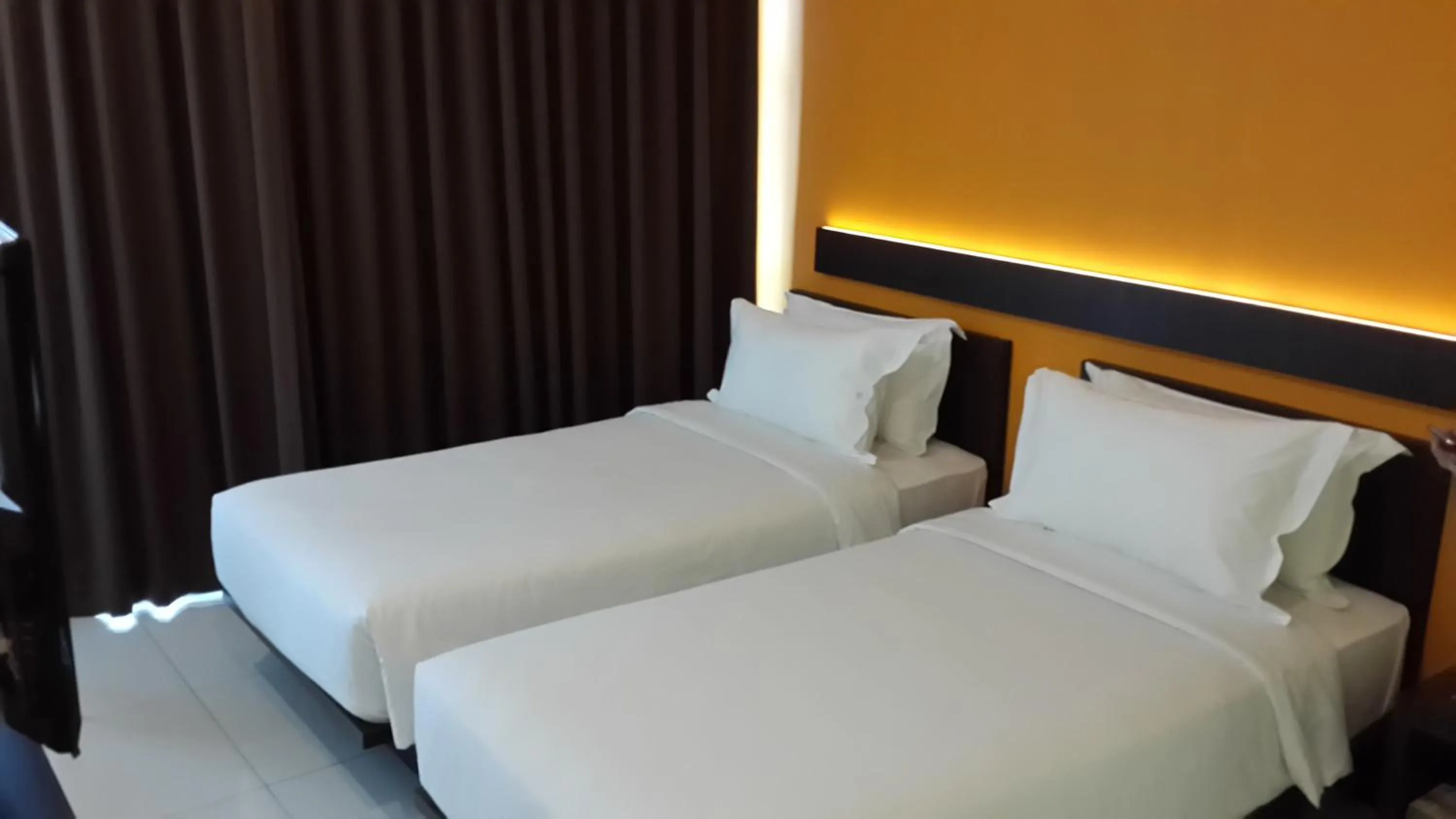 Bed in V Hotel Tebet