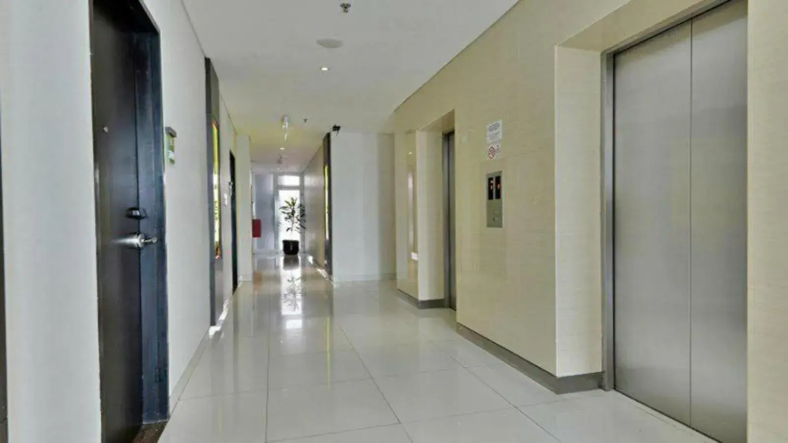Property building in V Hotel Tebet Property building in V Hotel Tebet