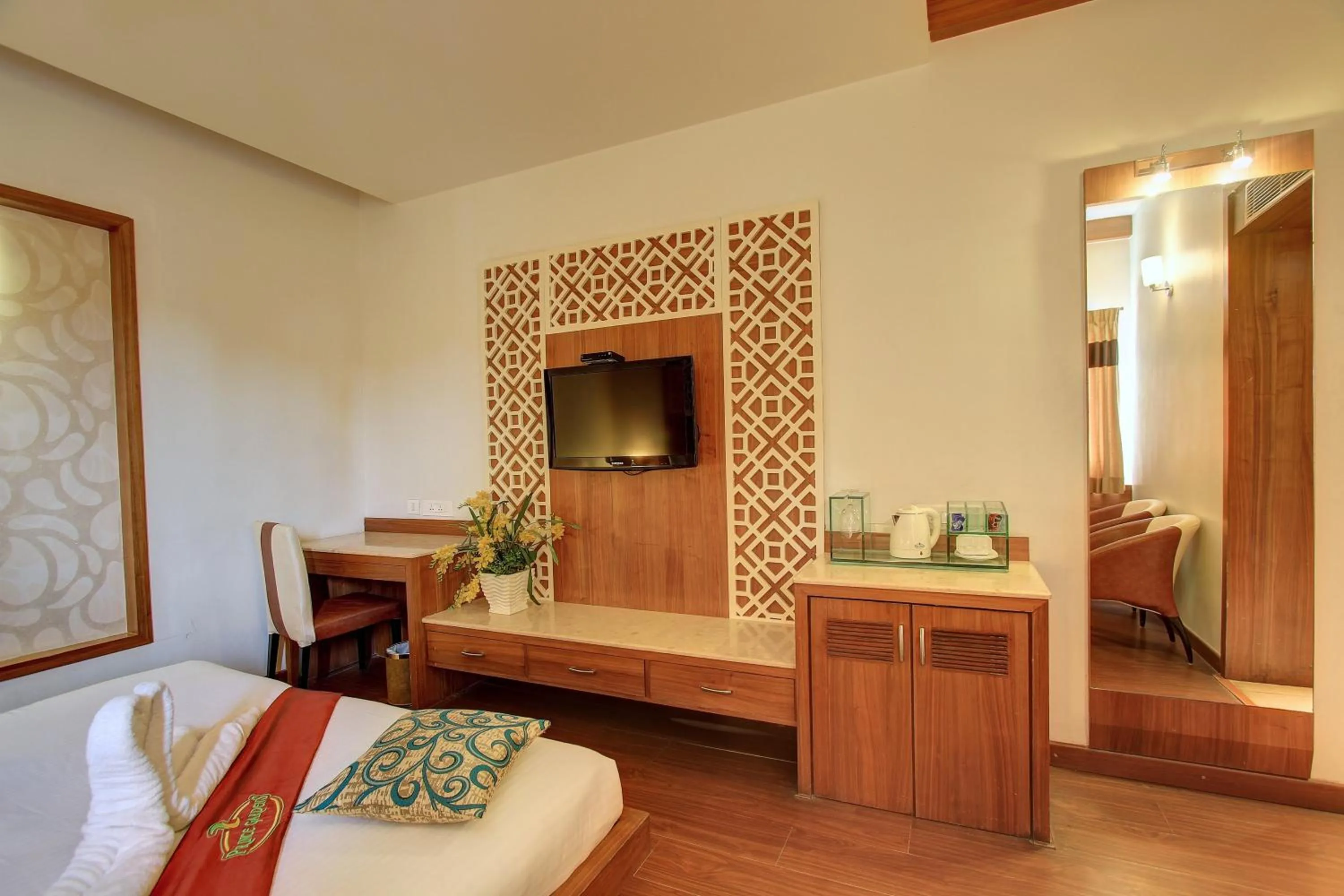 TV and multimedia in Hotel Prince Gardens