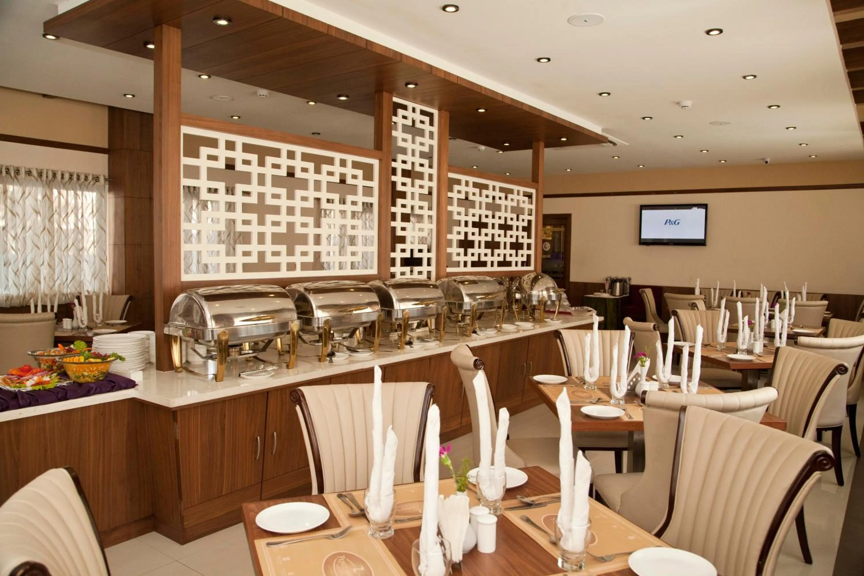 Restaurant/places to eat in Hotel Prince Gardens