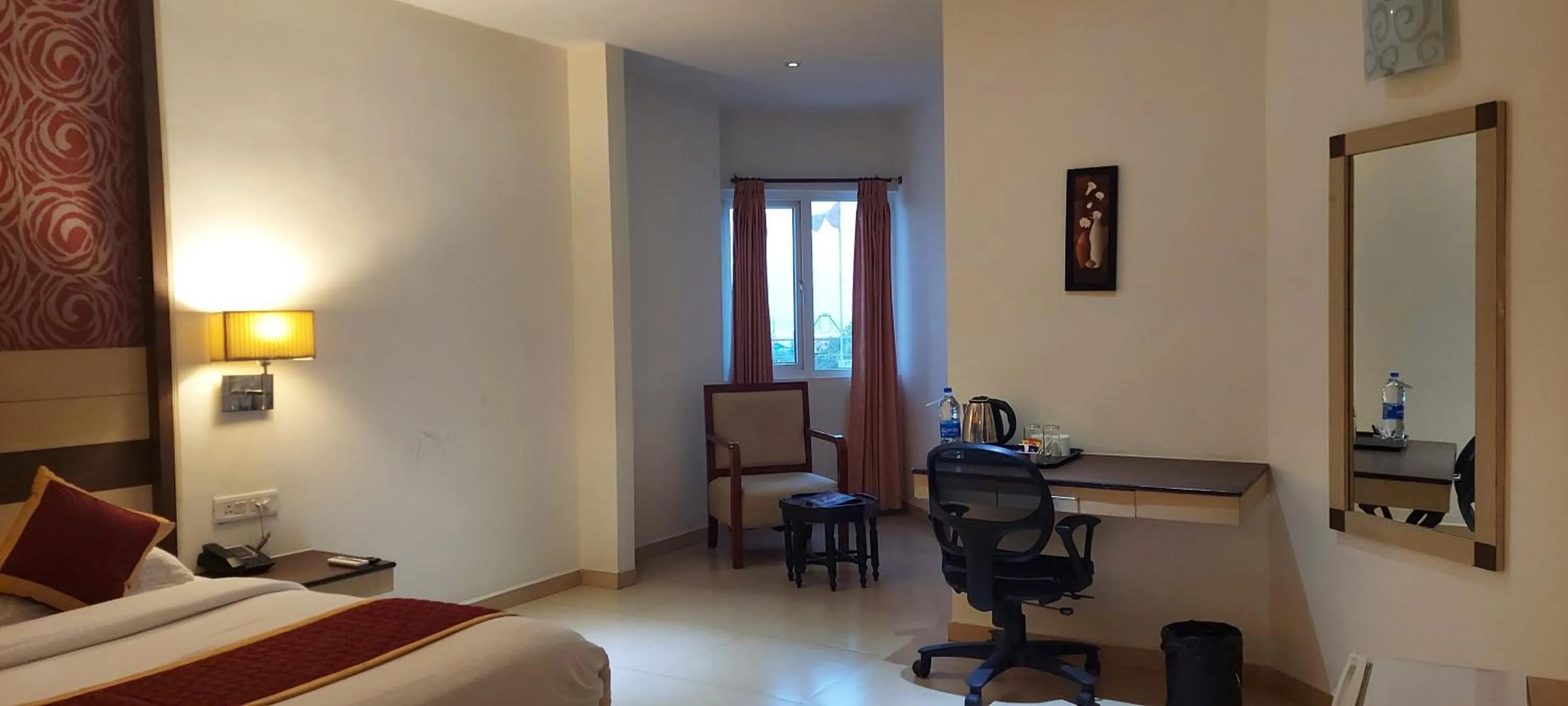 Bedroom, Bed in SRM Hotel