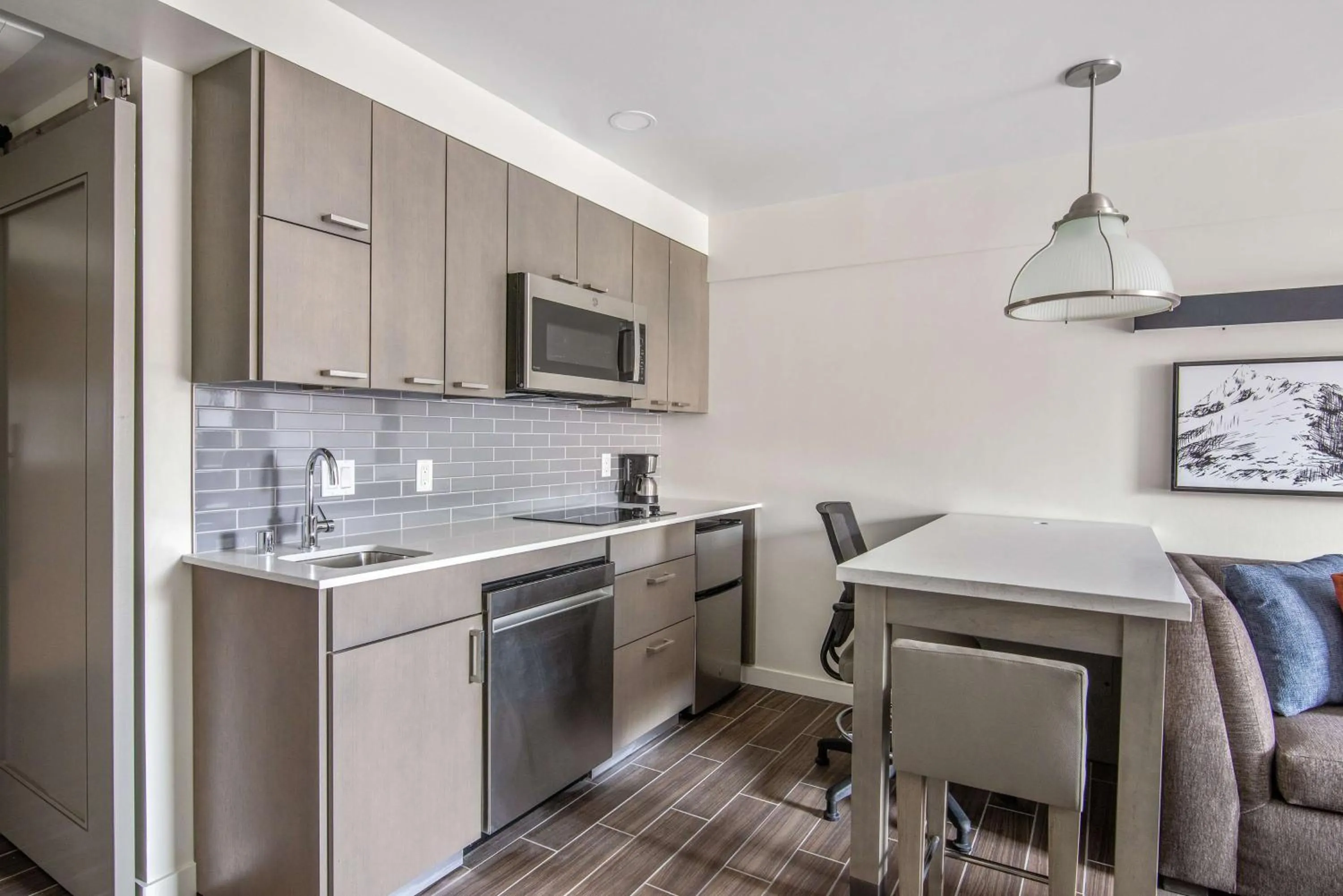 Photo of the whole room in Hyatt House Sacramento-Midtown