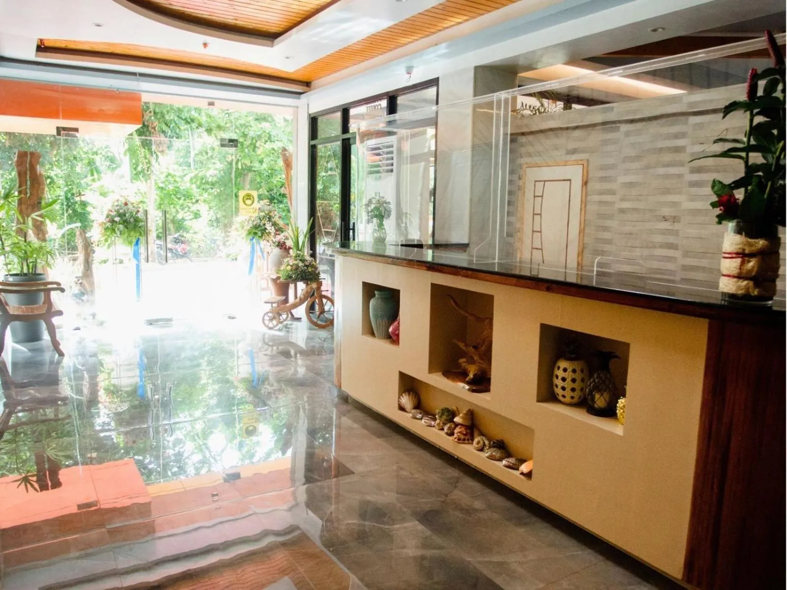 Lobby or reception in ARC Homes Hotel Panglao powered by Cocotel