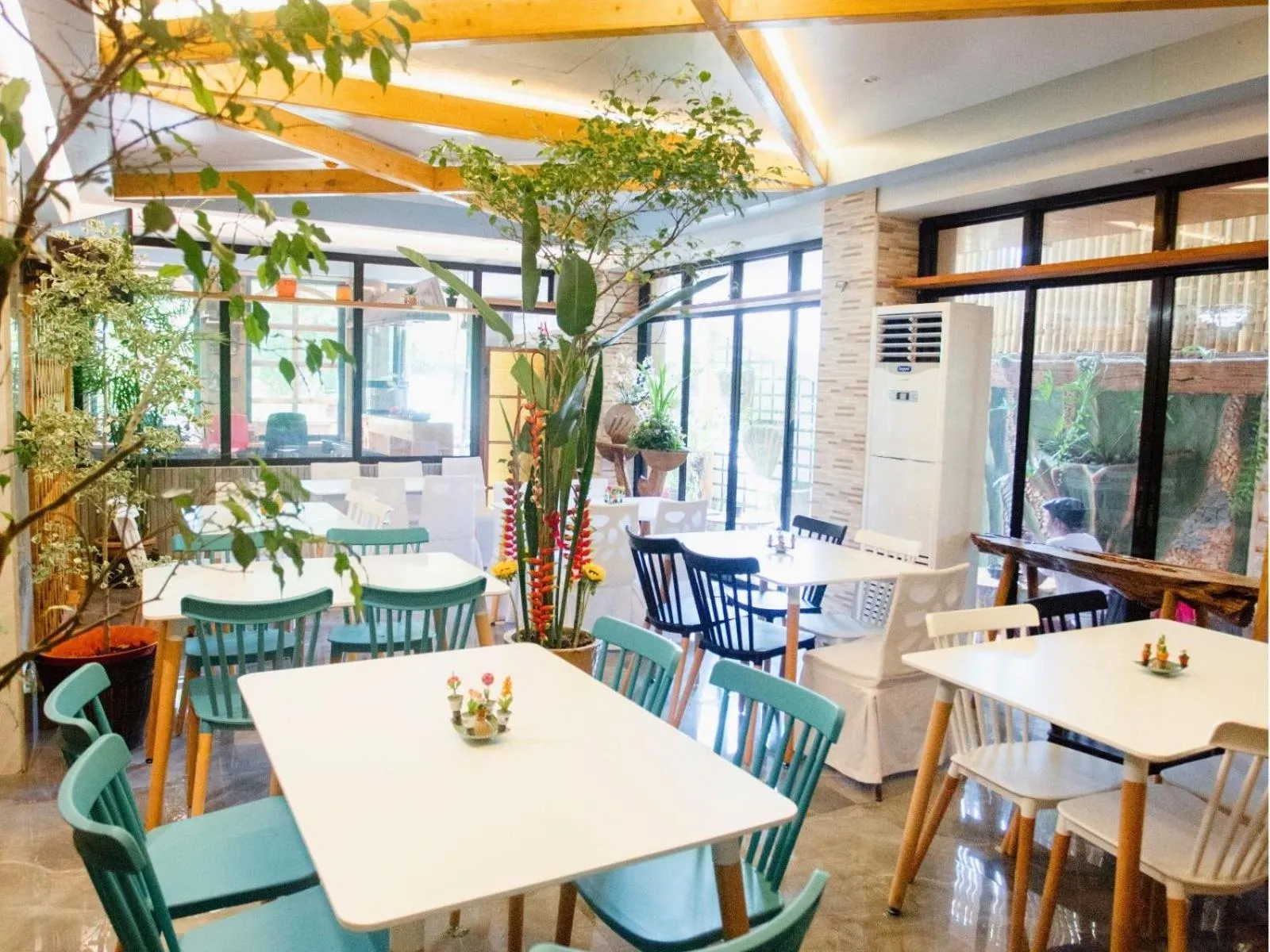 Restaurant/places to eat in ARC Homes Hotel Panglao powered by Cocotel