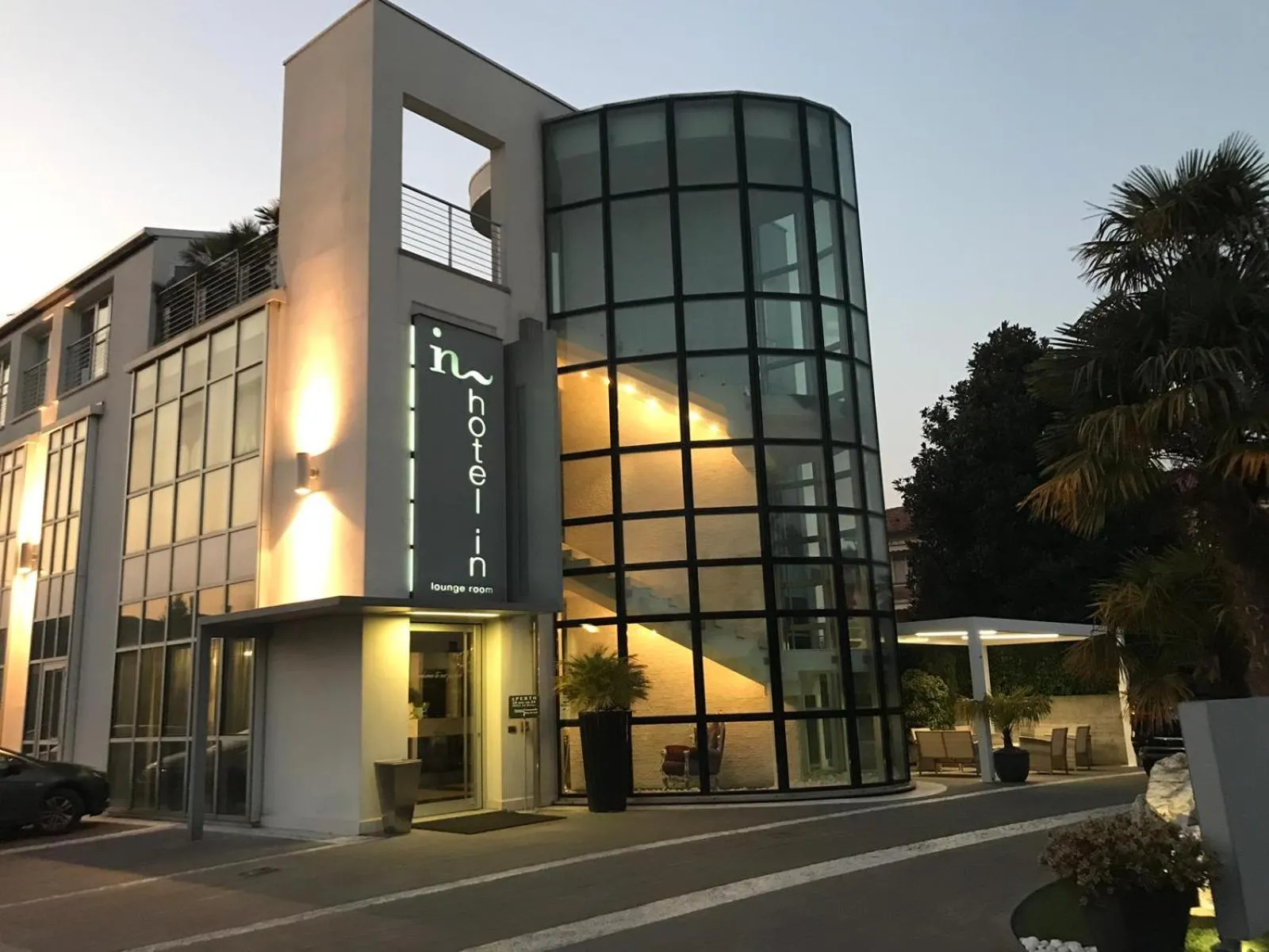 Property building in Hotel In - Lounge Room
