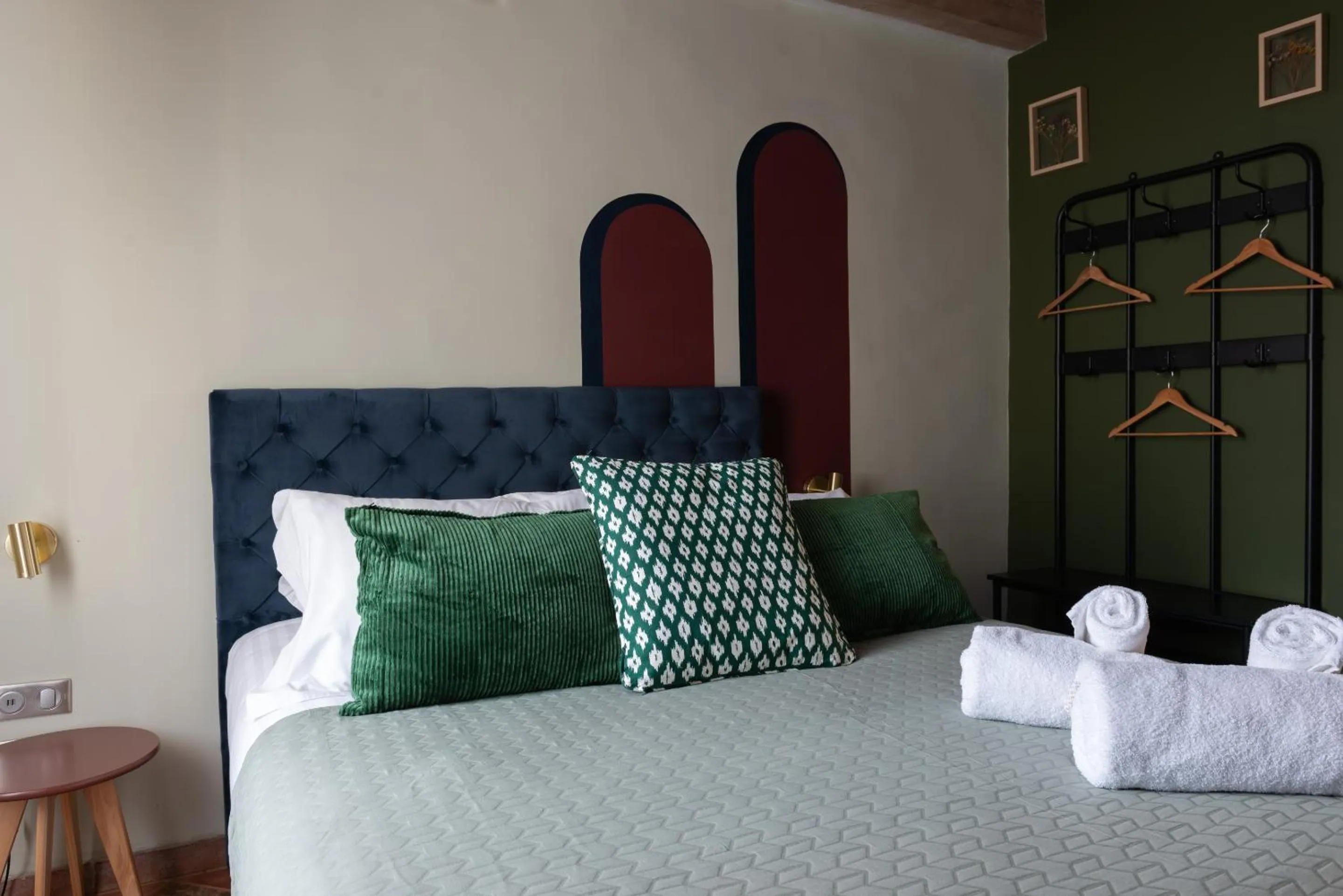 Bedroom, Bed in La Maison d'en Bas des Seigneurs