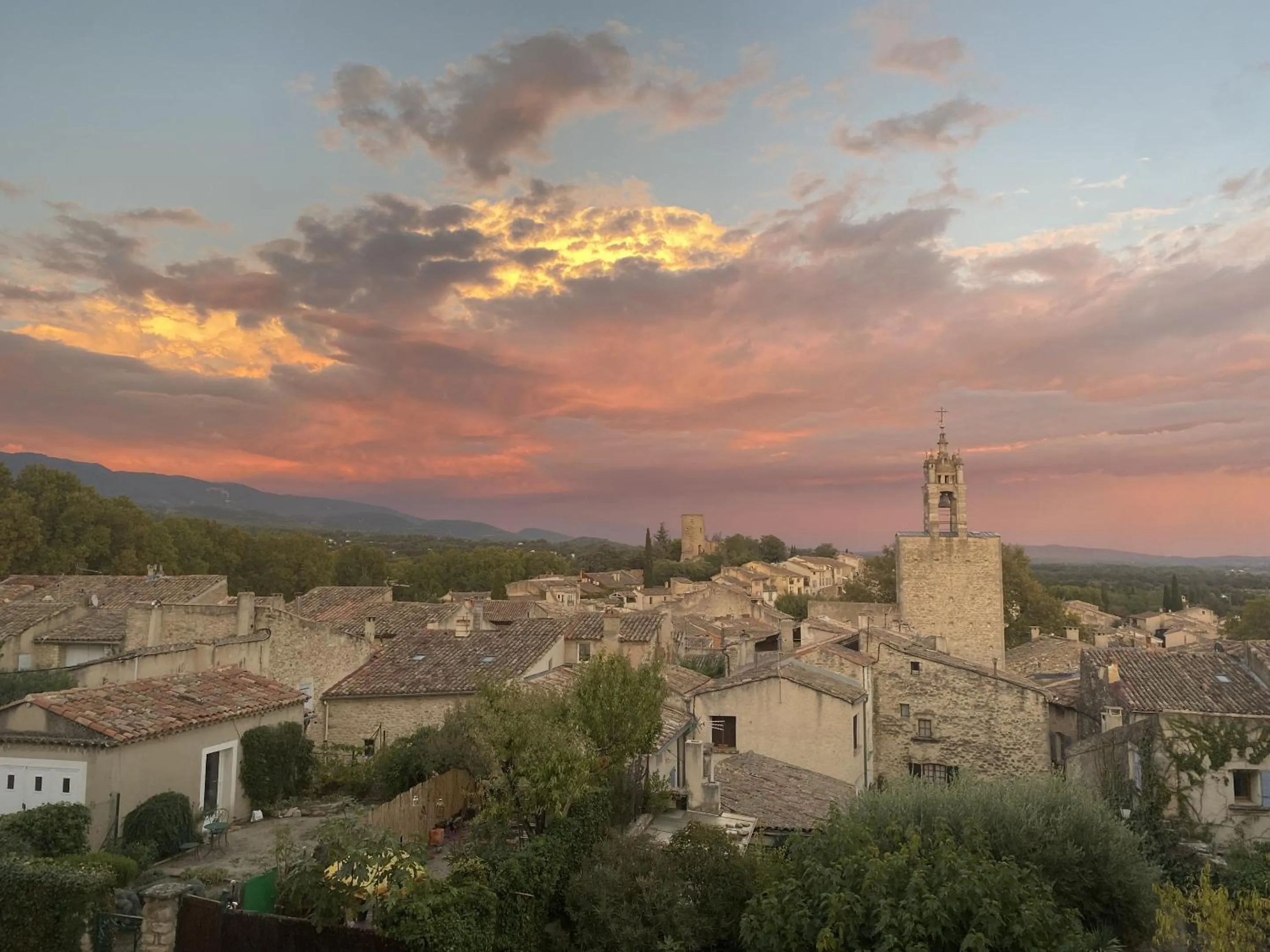 Neighbourhood in La Maison d'en Bas des Seigneurs