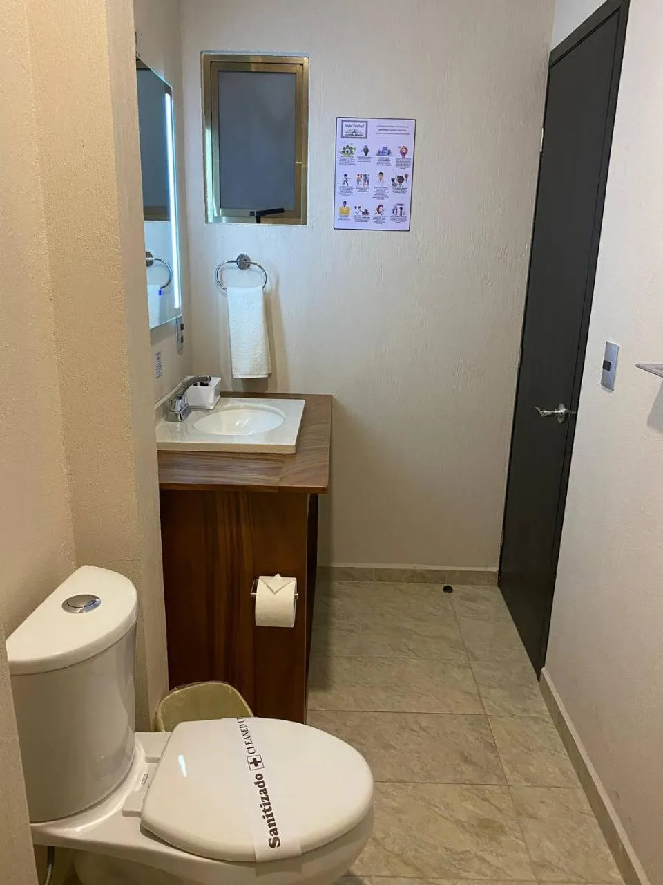 Bathroom in Hotel Central Pirámides