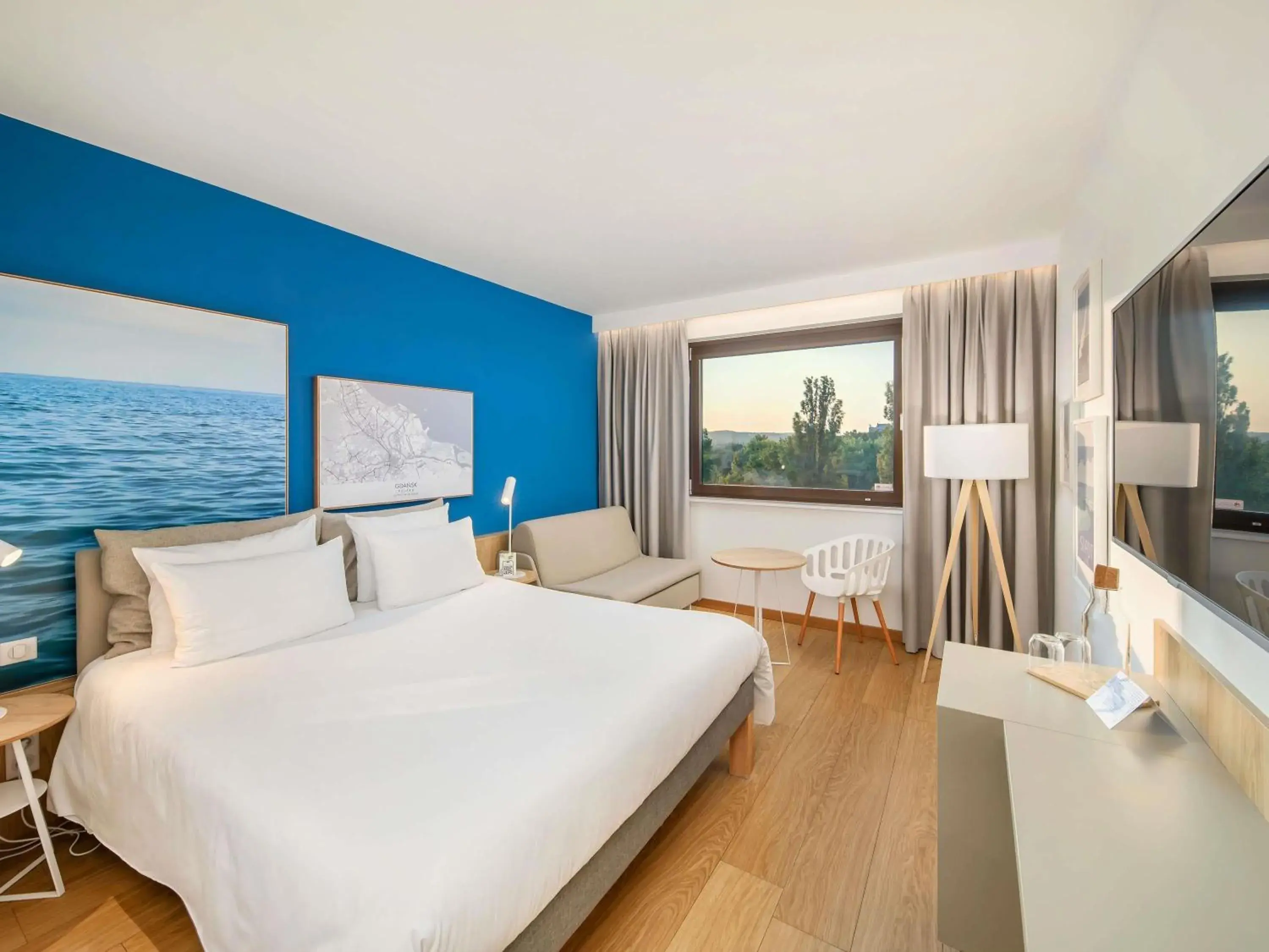 Standard Double Room with Sofa Bed in Novotel Gdańsk Marina Standard Double Room with Sofa Bed in Novotel Gdańsk Marina