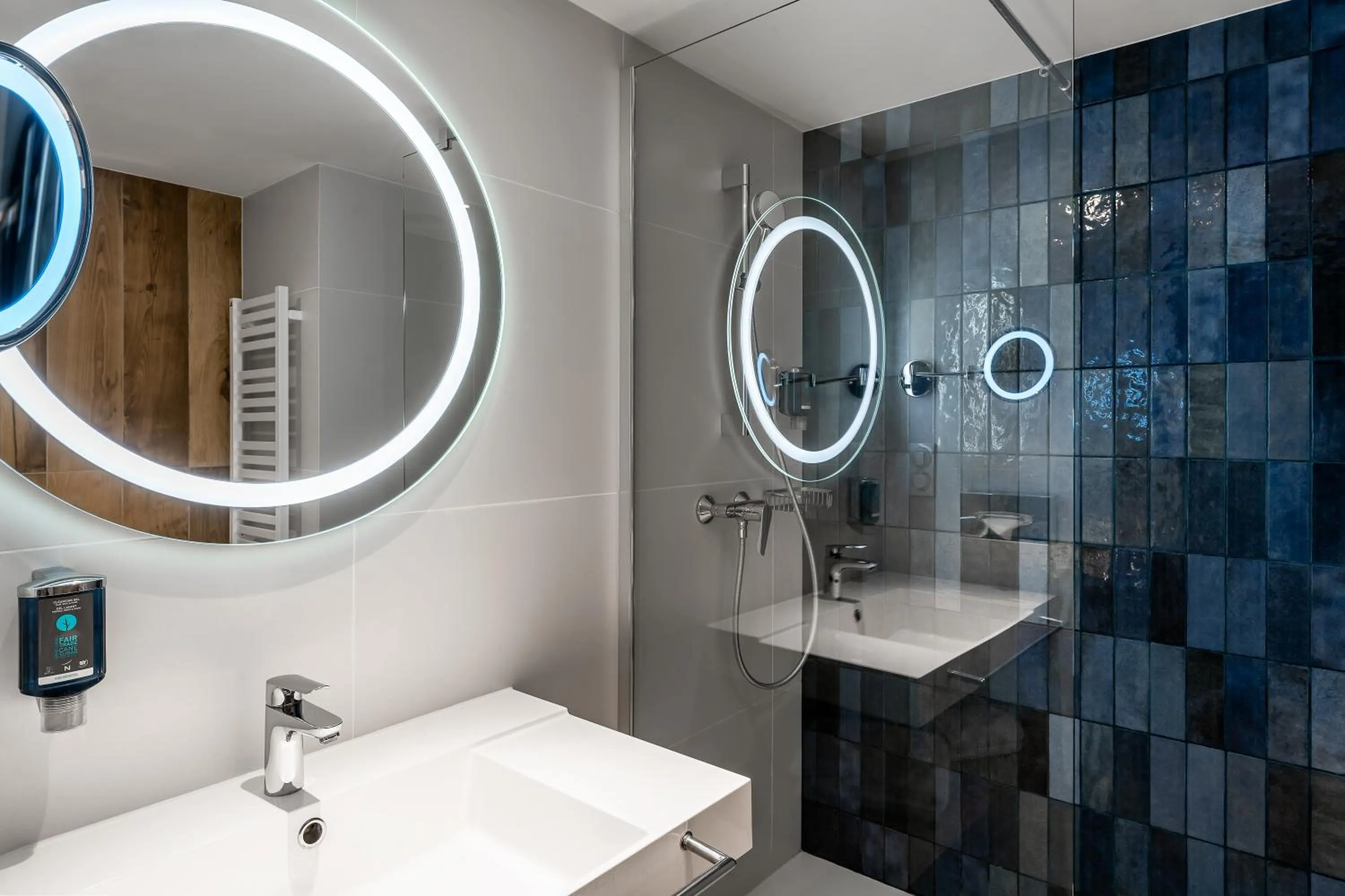 Shower in Novotel Gdańsk Marina