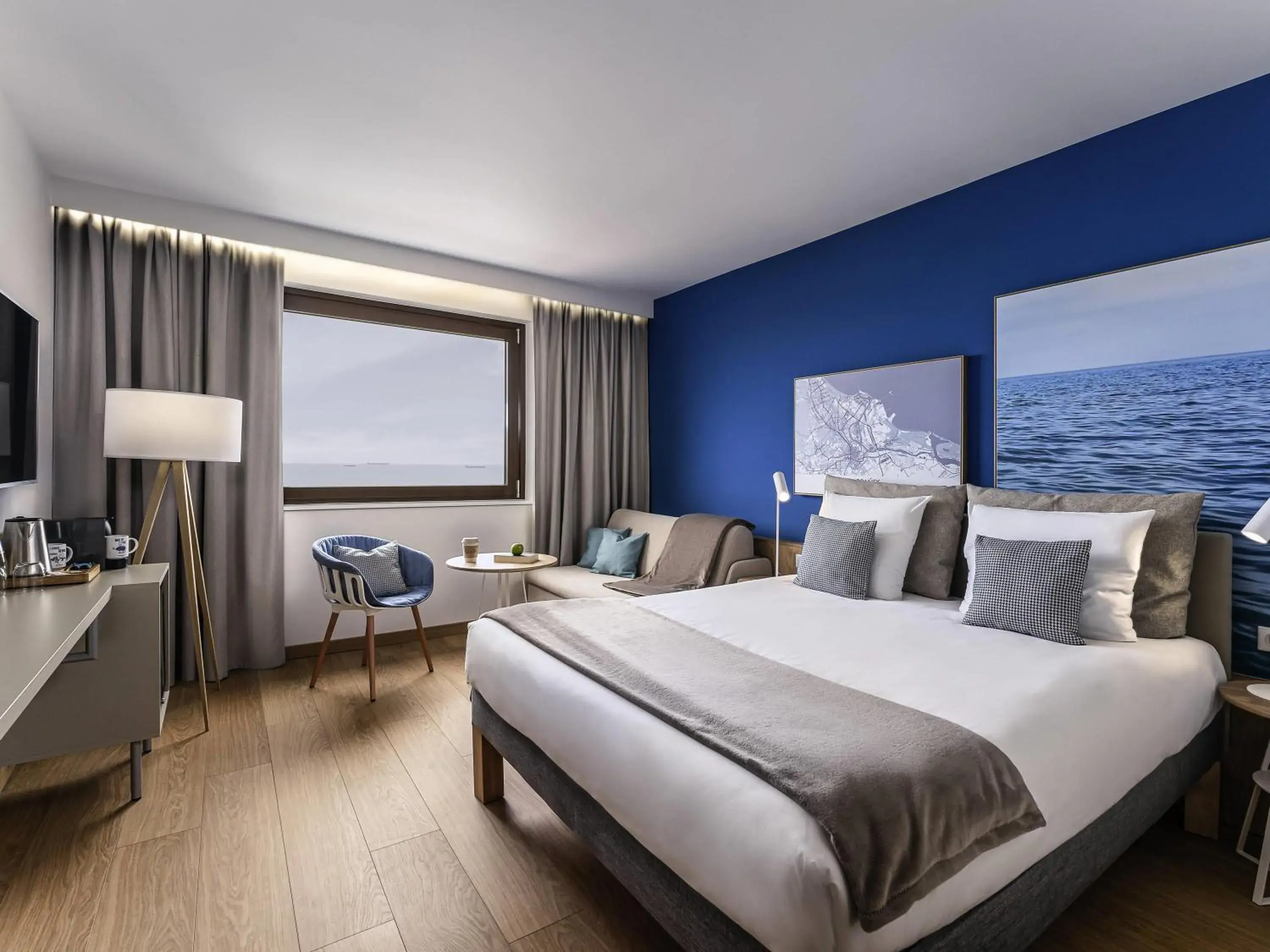 Superior Queen Room with Sofa in Novotel Gdańsk Marina Superior Queen Room with Sofa in Novotel Gdańsk Marina