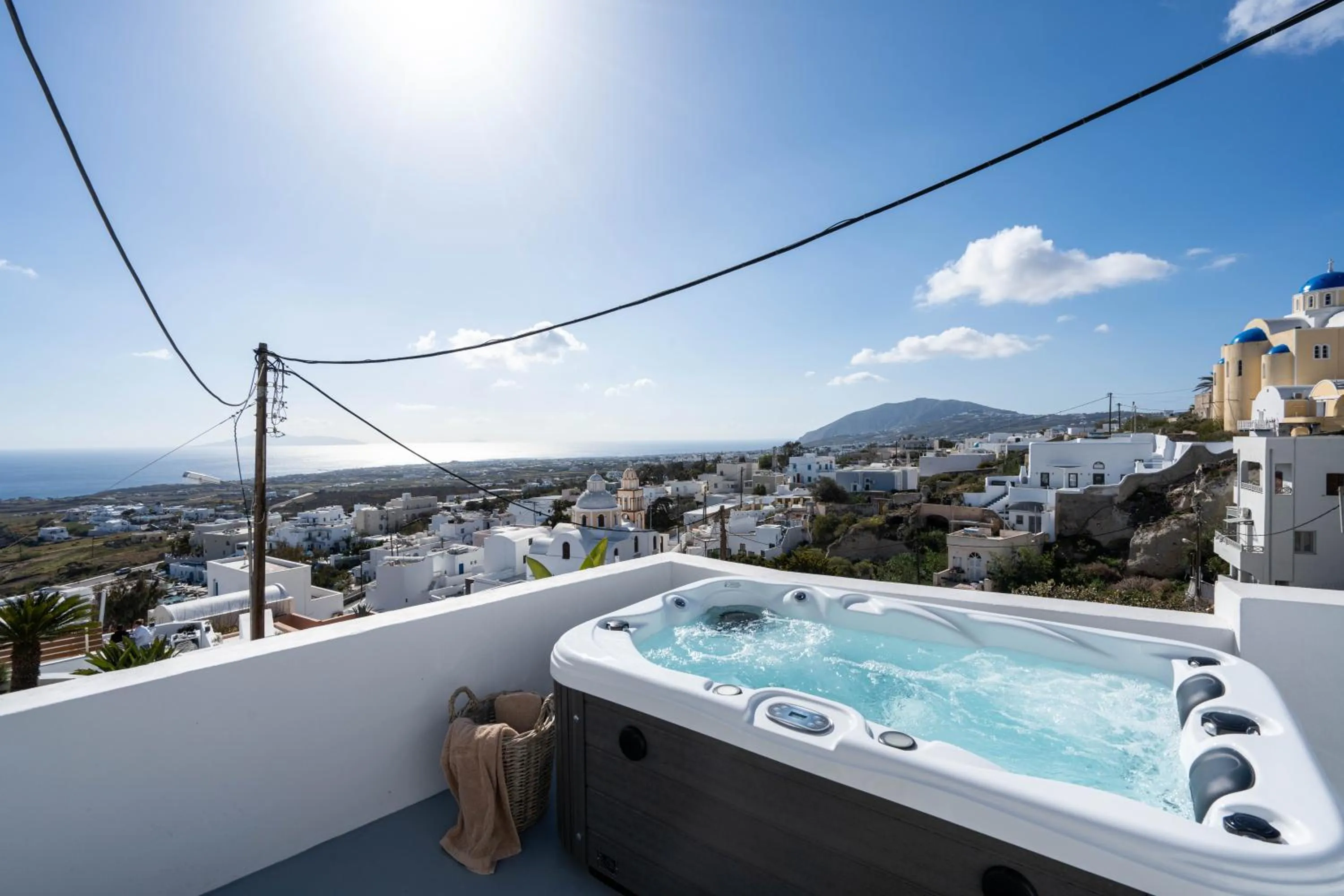 Hot Tub in Cycladic Suites & Spa