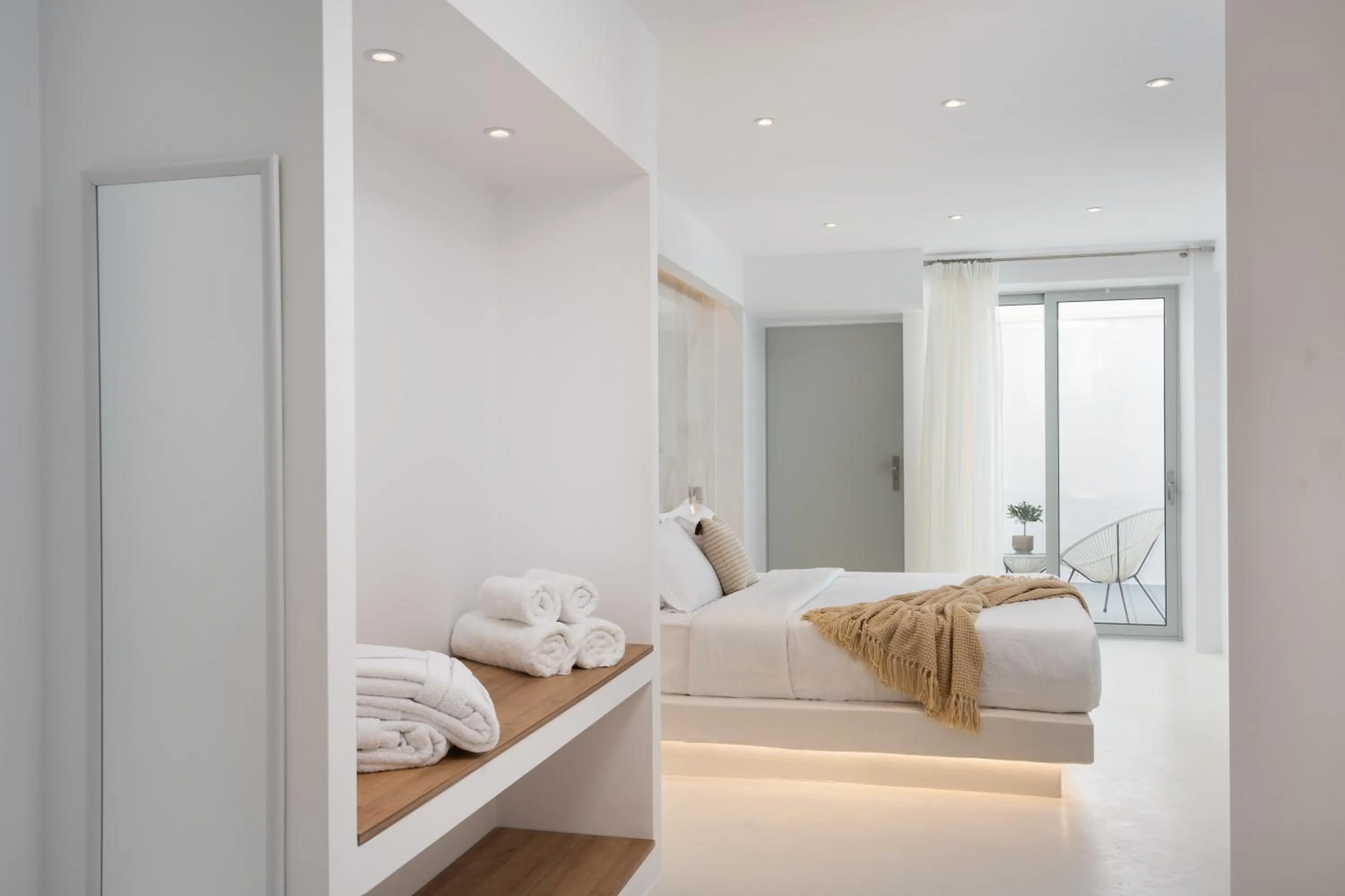 Bed in Cycladic Suites & Spa