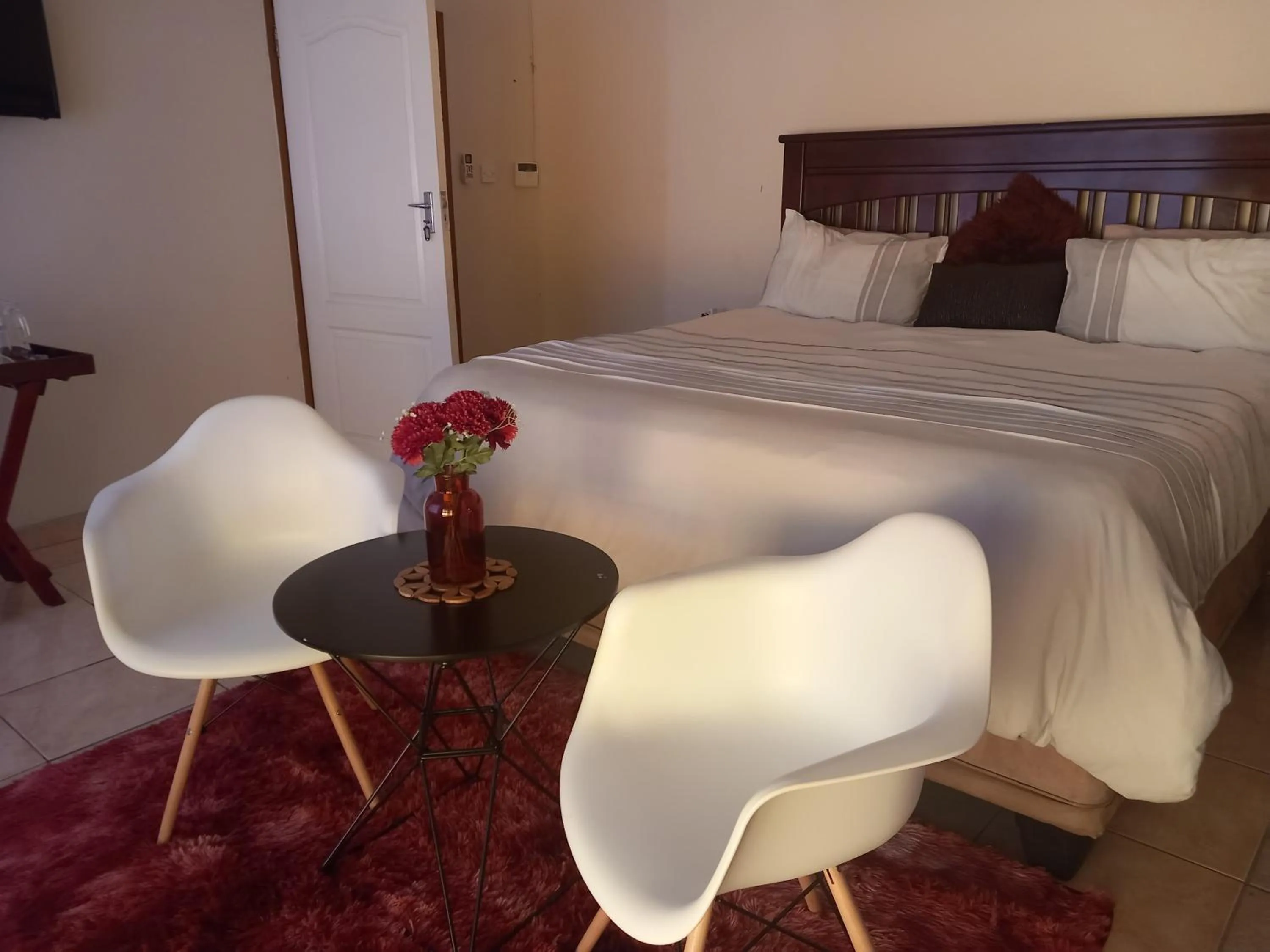 Bedroom, Bed in DEN VIEW GUESTHOUSE