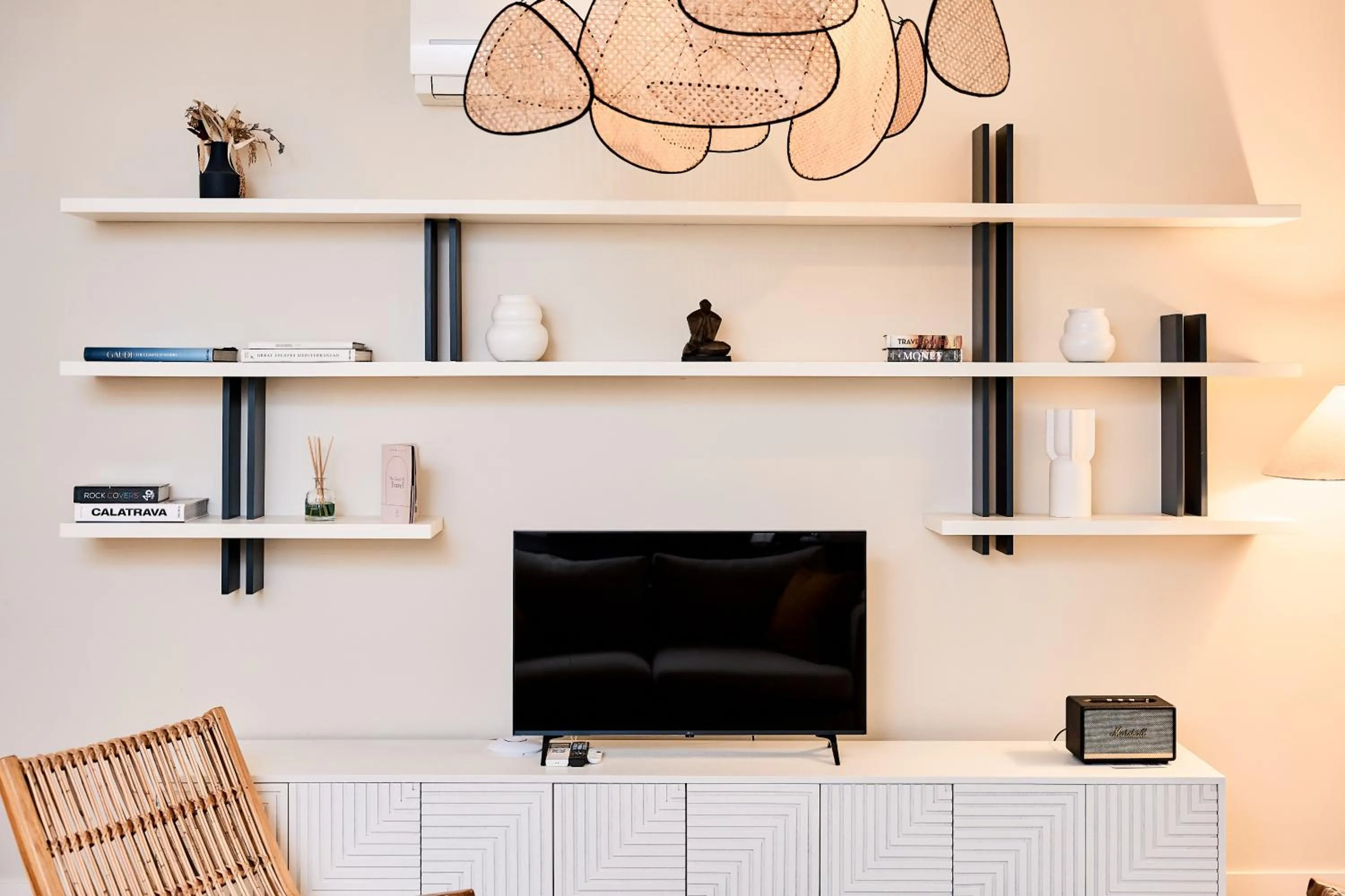 TV and multimedia in Ando Living - Augusta House