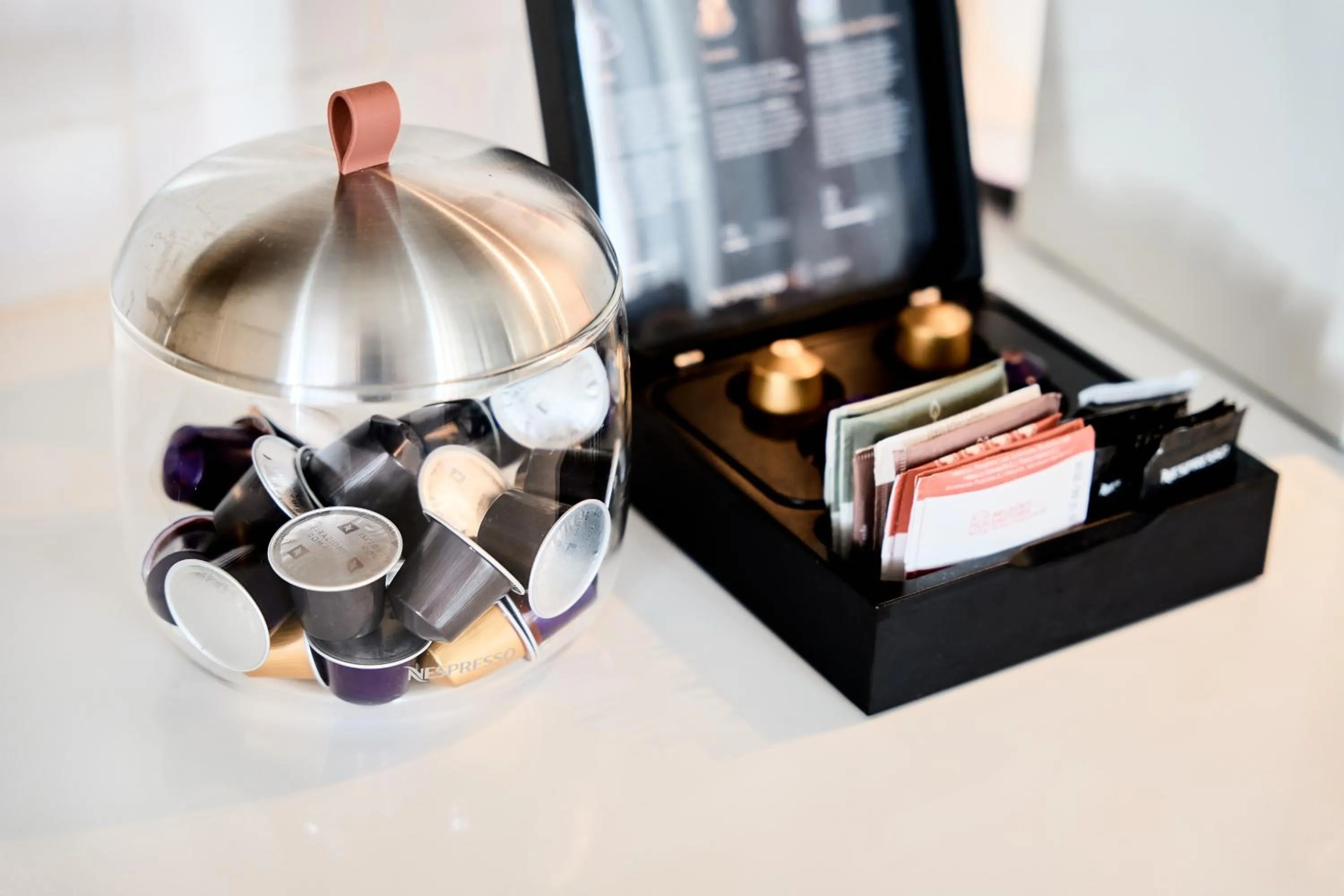 Coffee/tea facilities in Ando Living - Augusta House