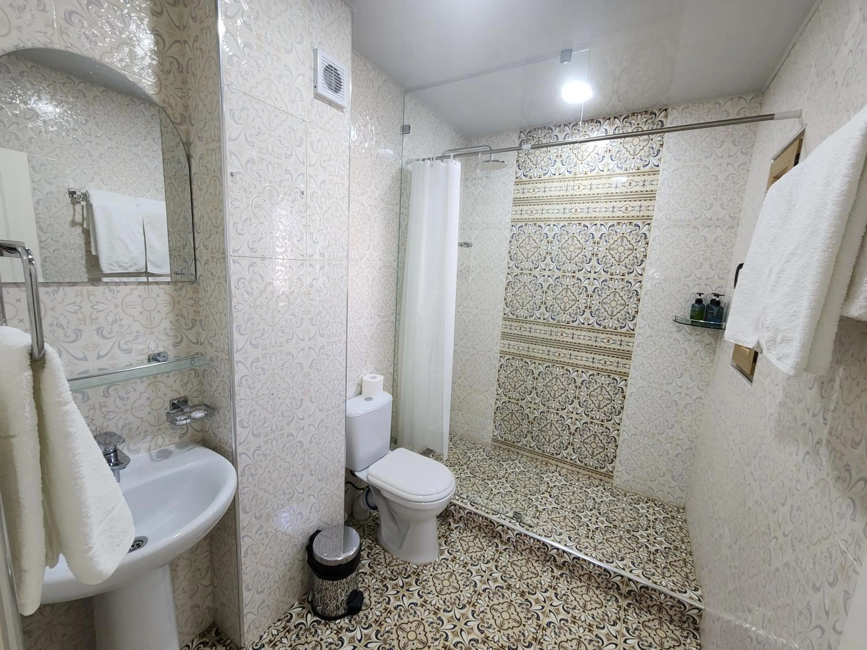 Shower in Oasis Boutique