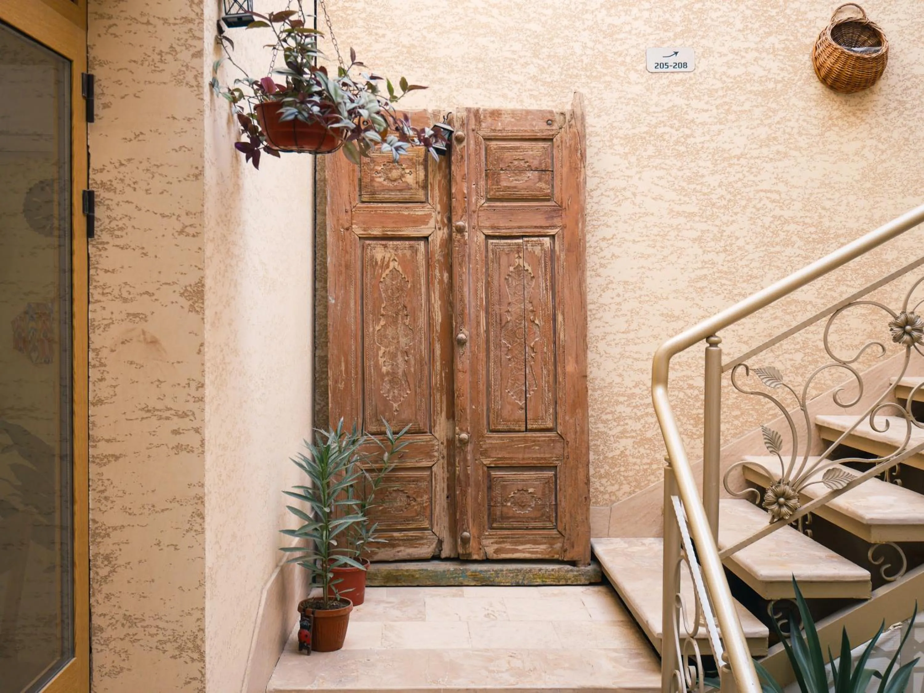 Inner courtyard view in Oasis Boutique