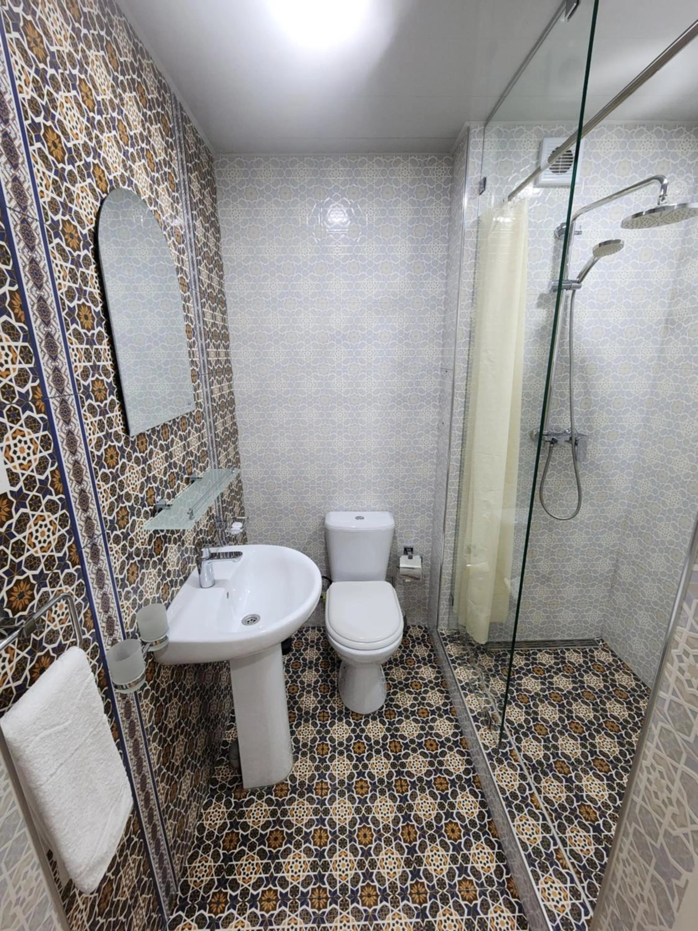 Shower in Oasis Boutique