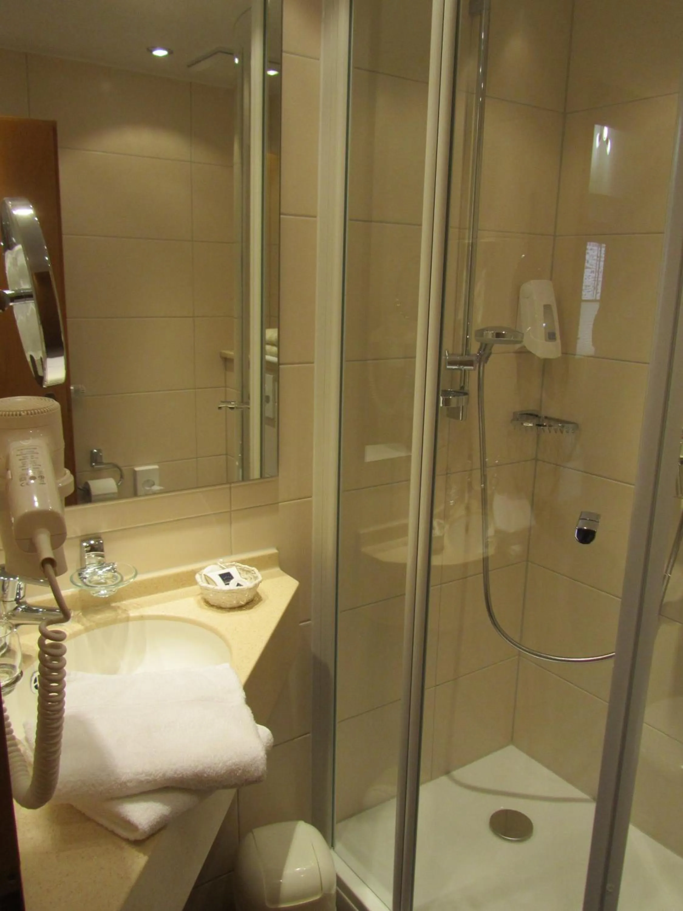 Shower in Weinhaus Berg