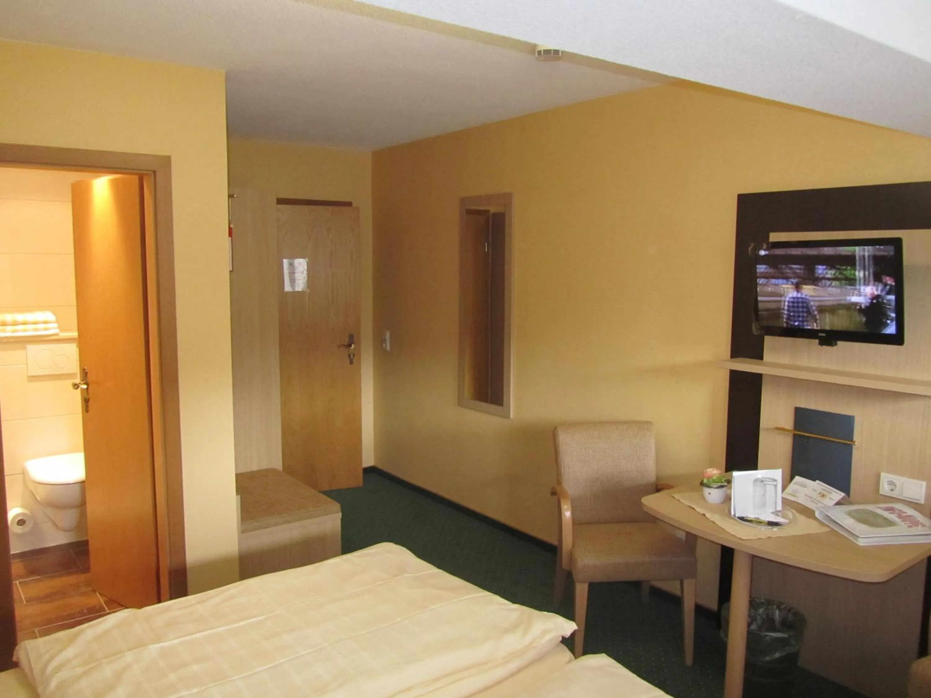 TV and multimedia, Bed in Weinhaus Berg