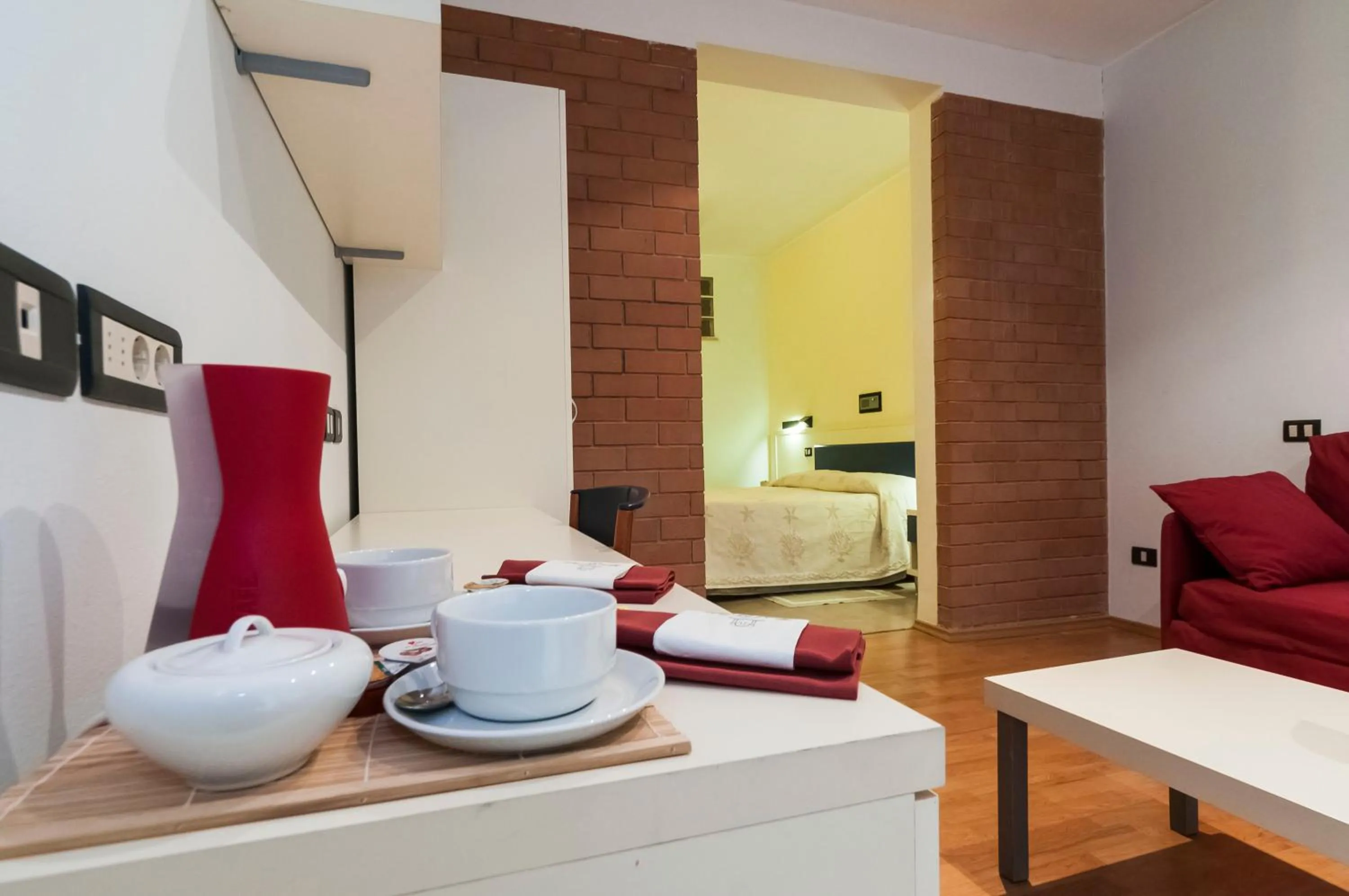 Coffee/tea facilities, Bed in El Patio Hotel