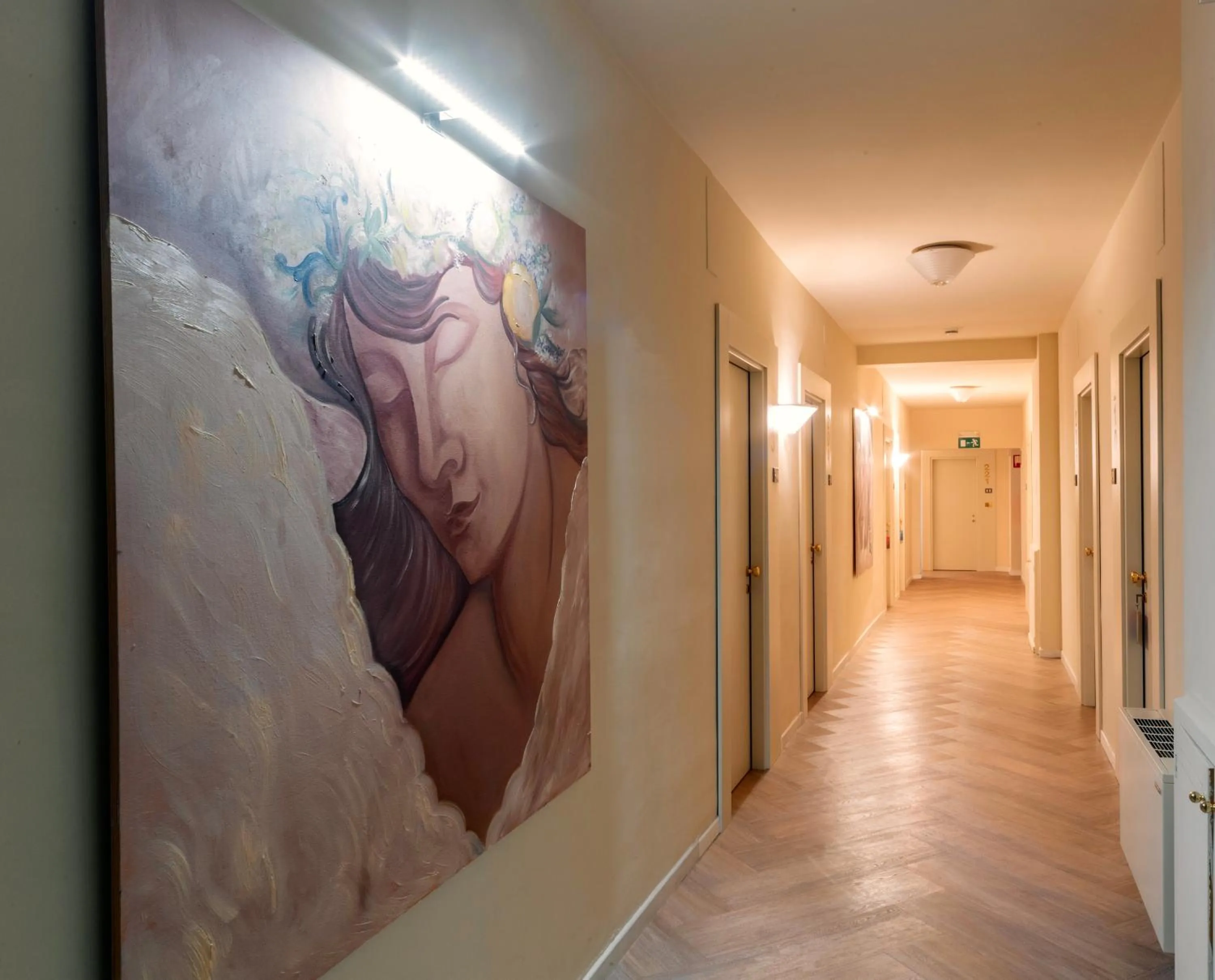 Decorative detail in El Patio Hotel