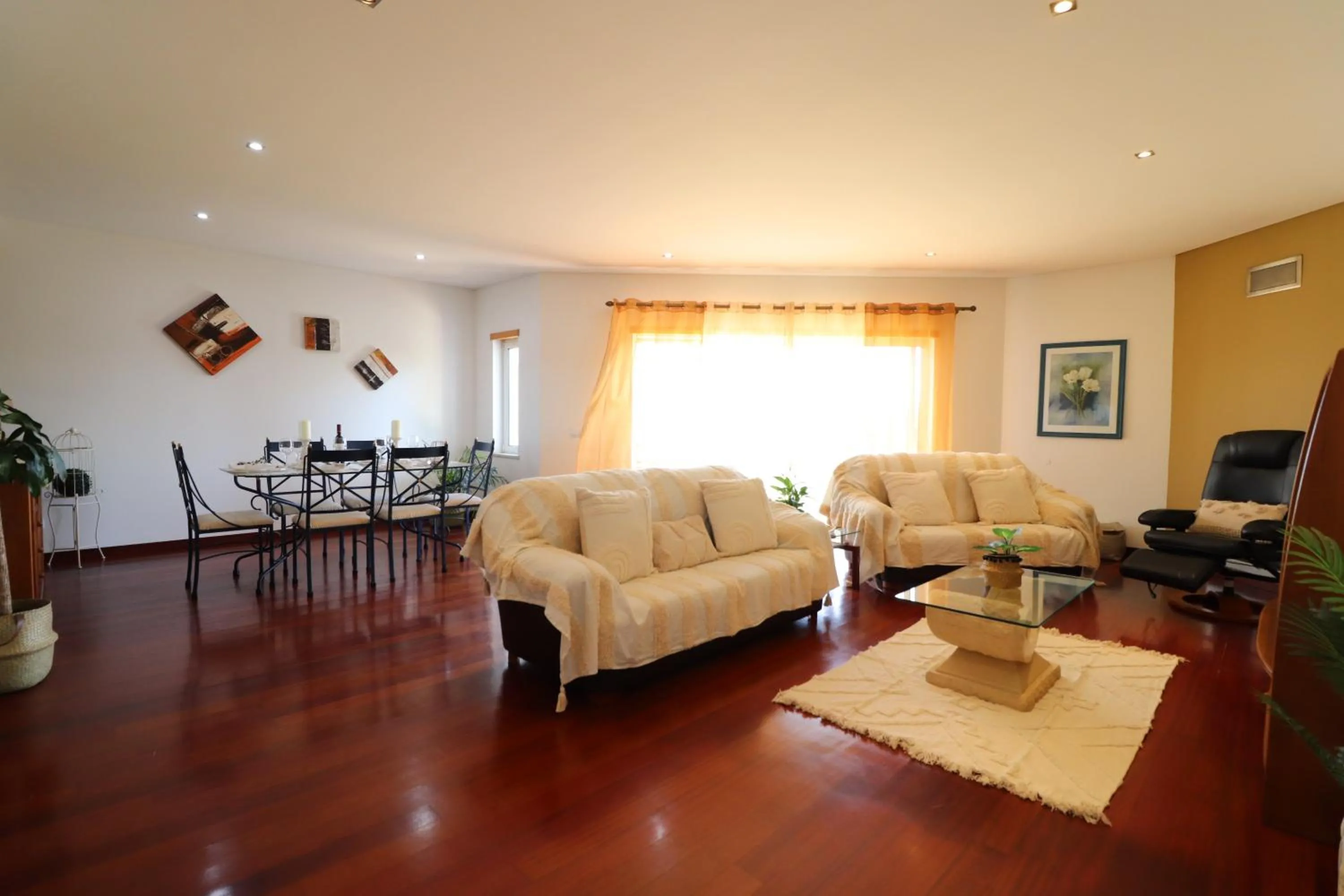 Living room in 3-Bed Townhouse with pool in Albufeira Balaia