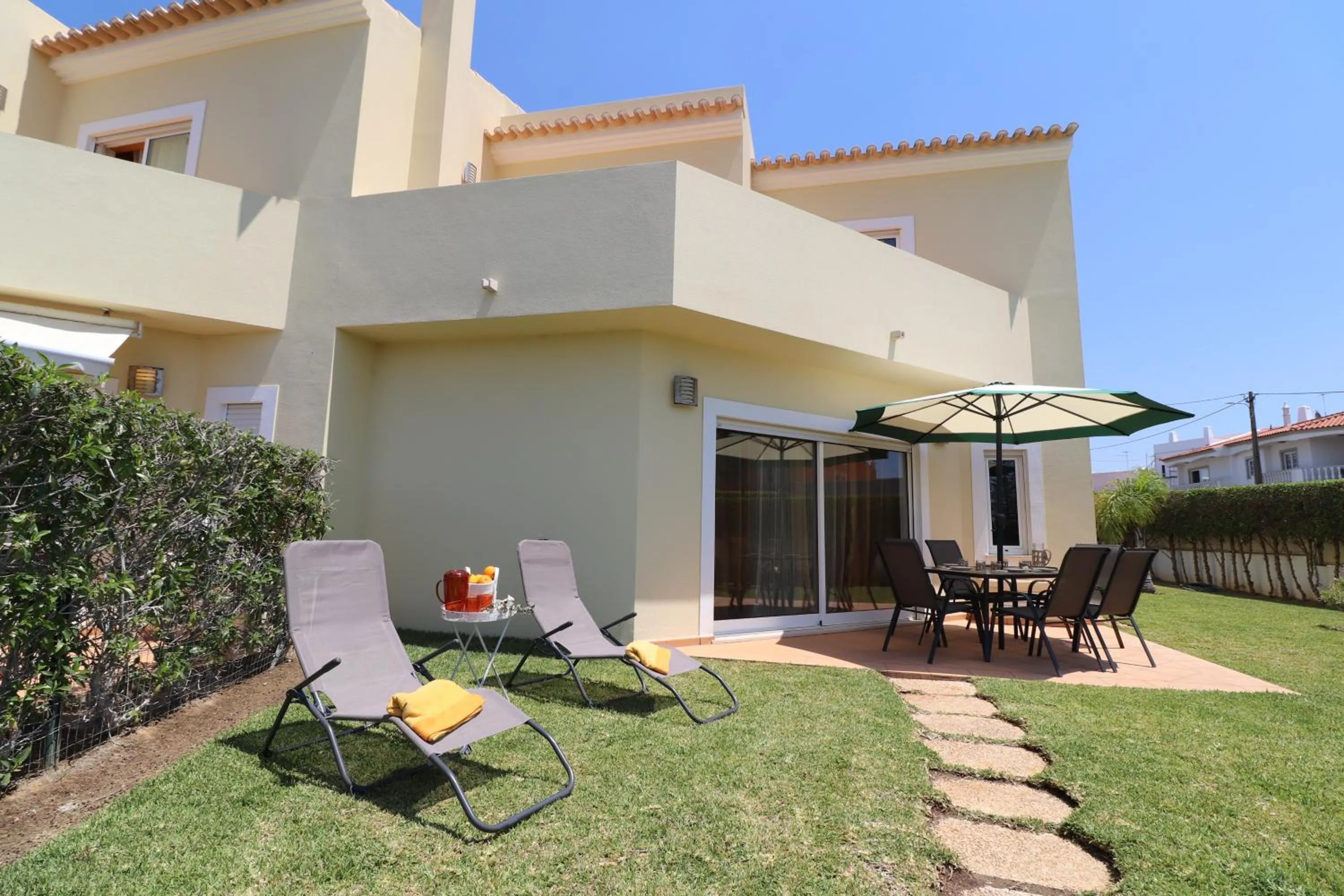 Property building in 3-Bed Townhouse with pool in Albufeira Balaia