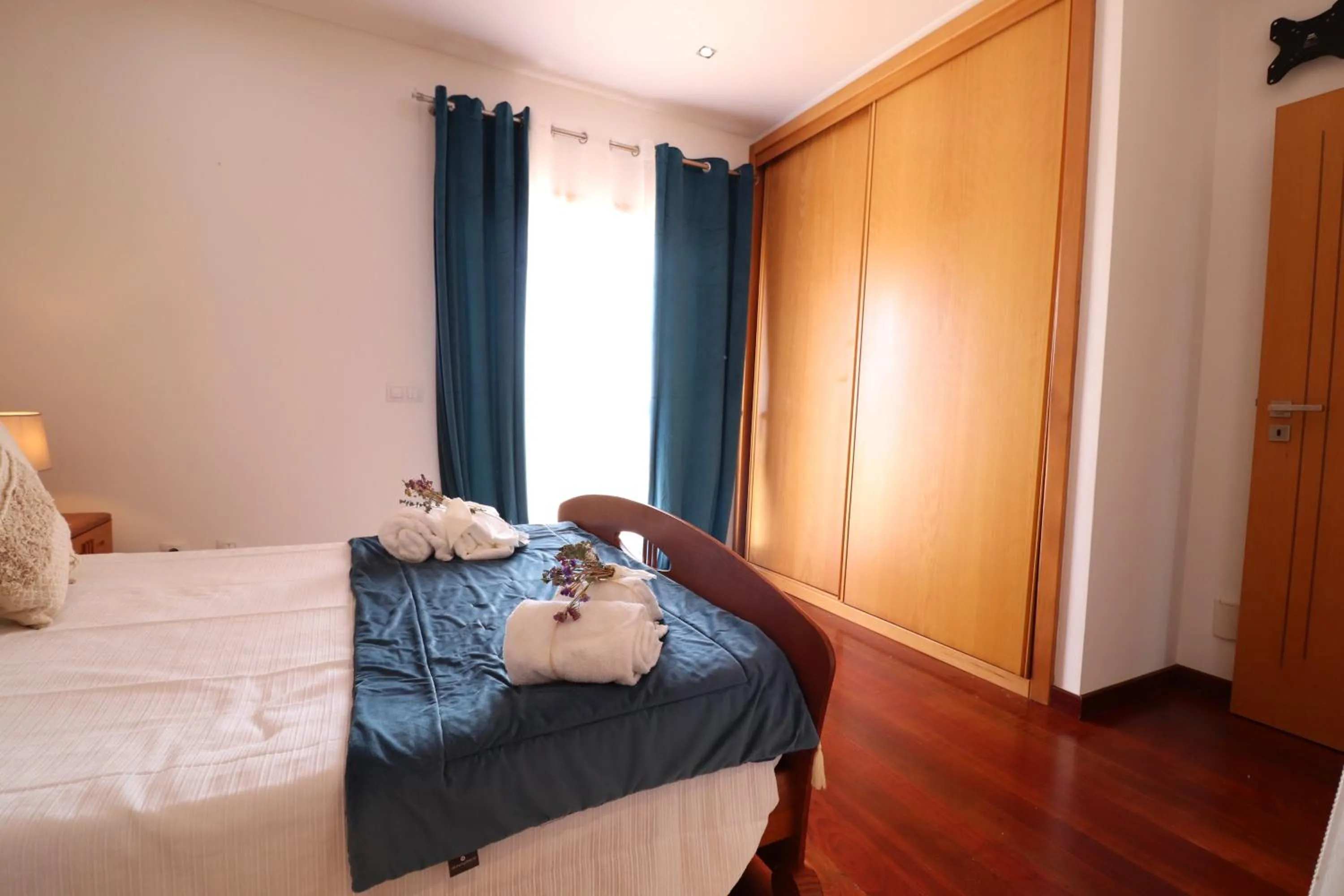 Bedroom, Bed in 3-Bed Townhouse with pool in Albufeira Balaia