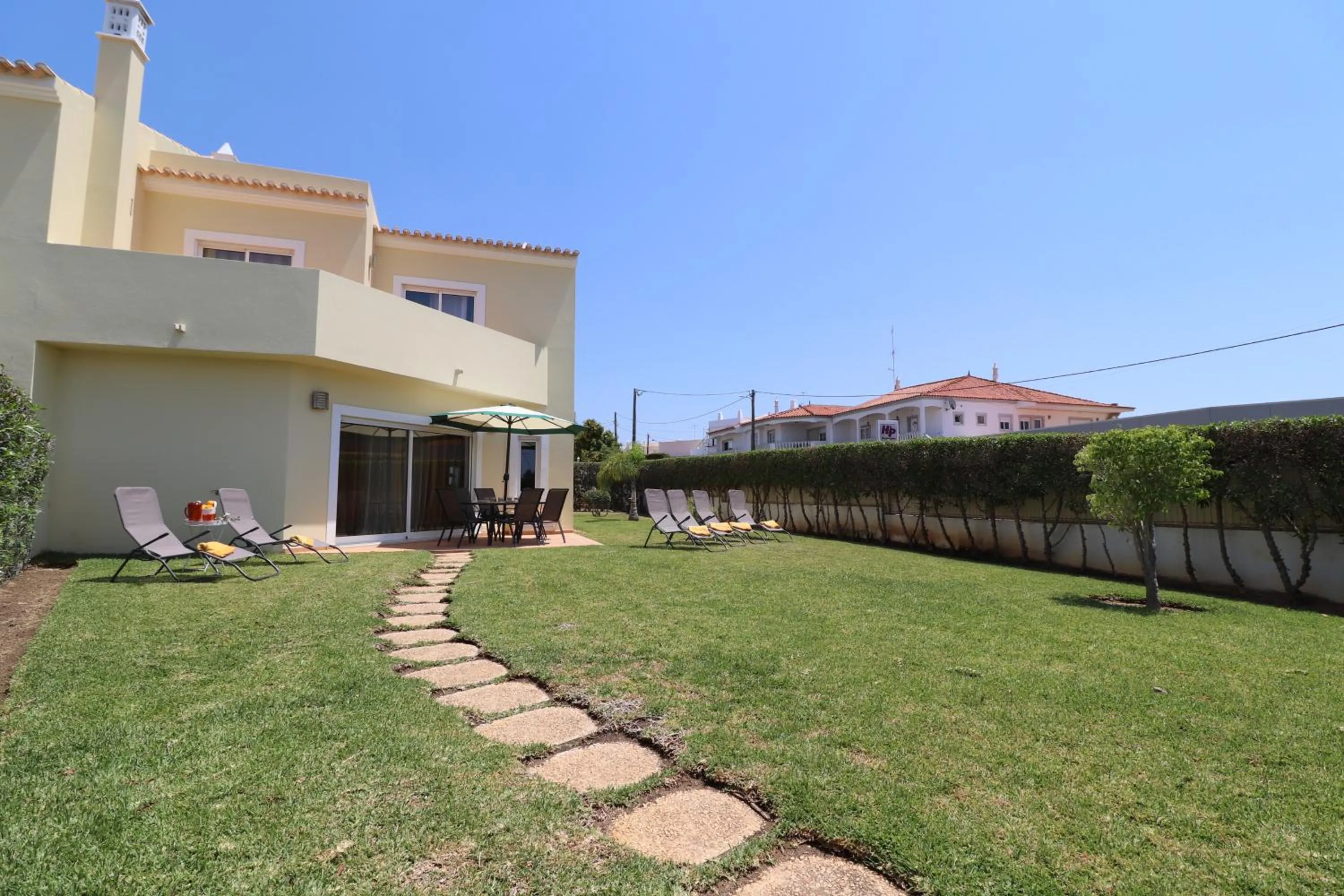 Property building in 3-Bed Townhouse with pool in Albufeira Balaia