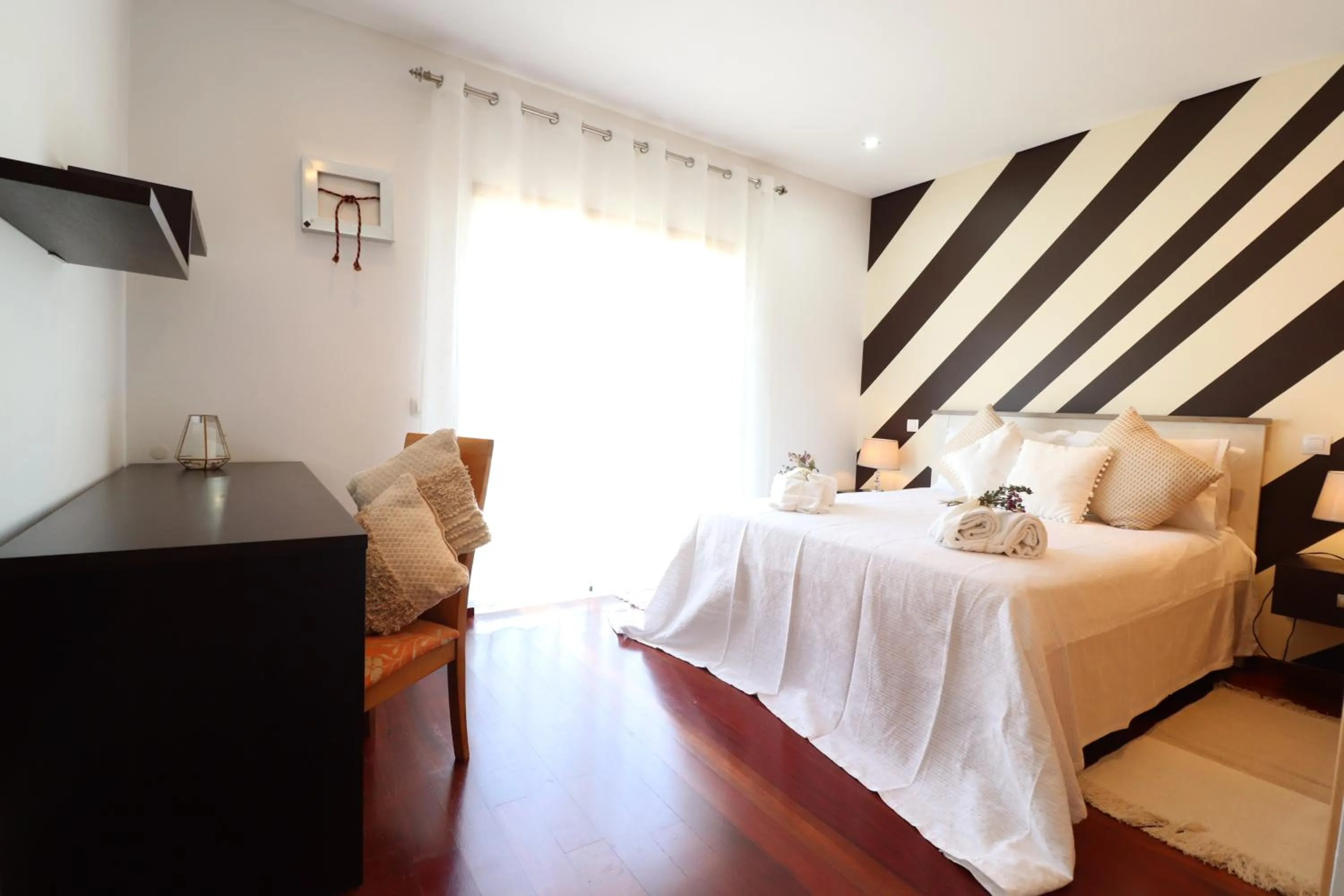 Bedroom, Bed in 3-Bed Townhouse with pool in Albufeira Balaia