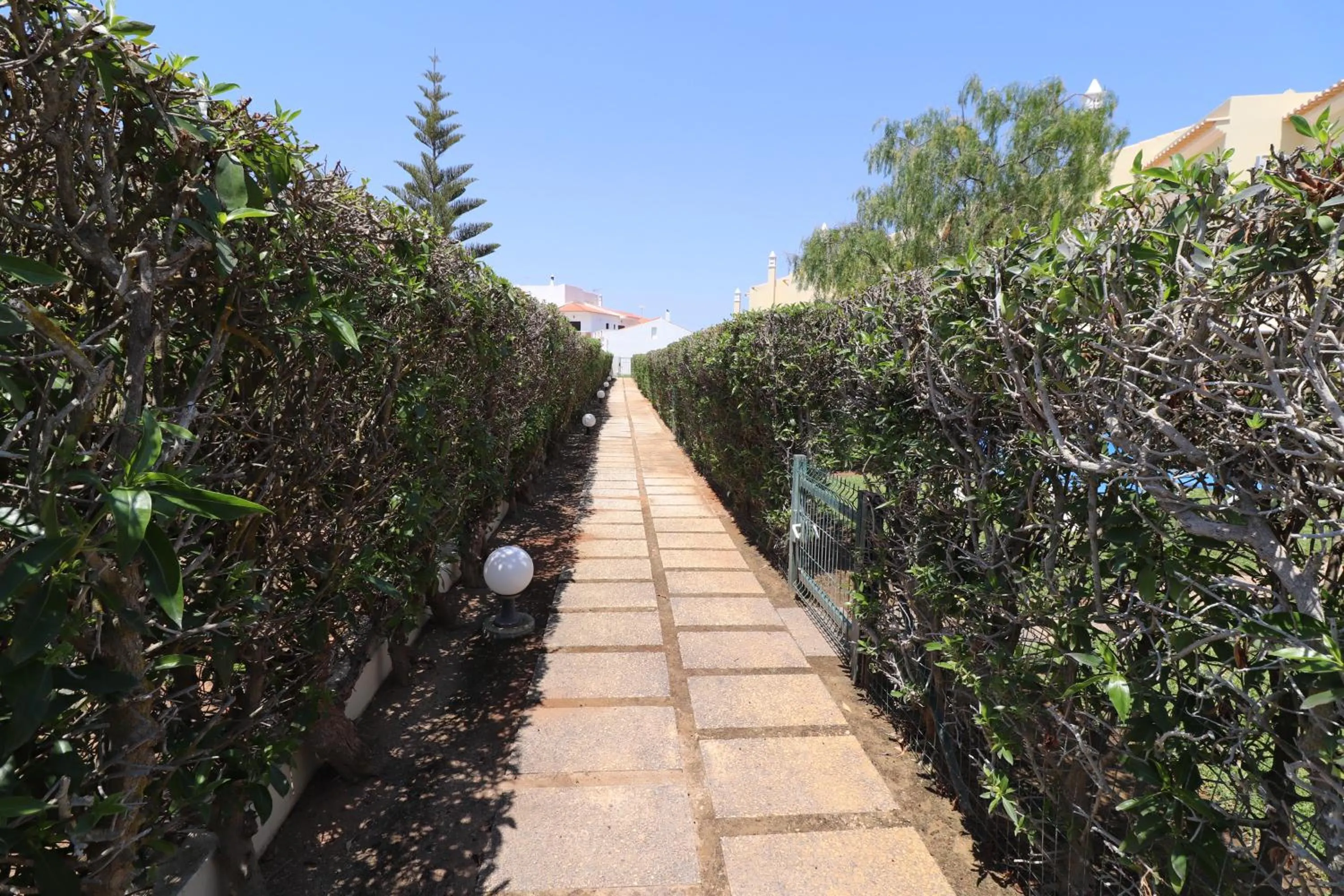 Garden in 3-Bed Townhouse with pool in Albufeira Balaia
