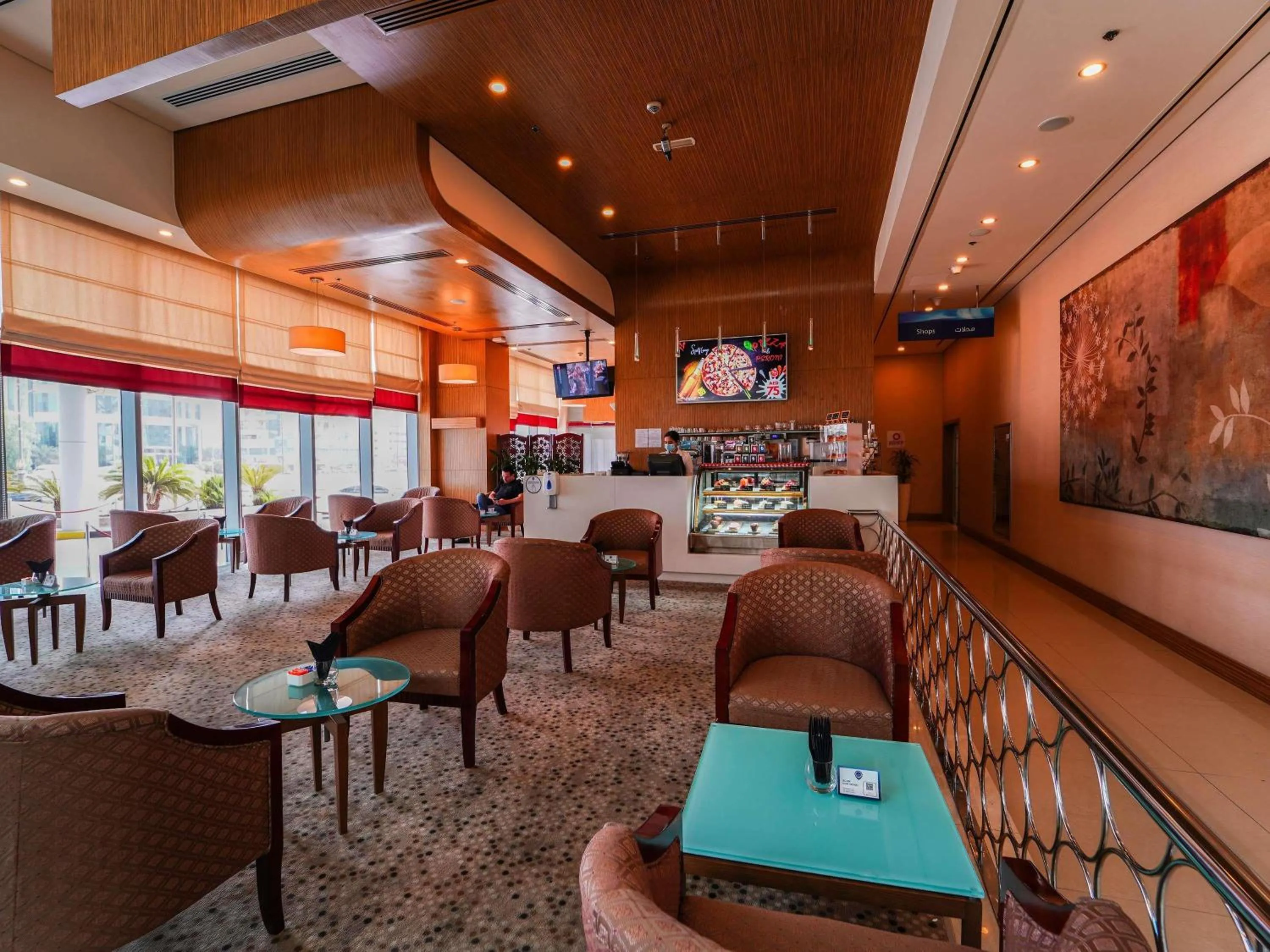 Restaurant/places to eat in Novotel Fujairah