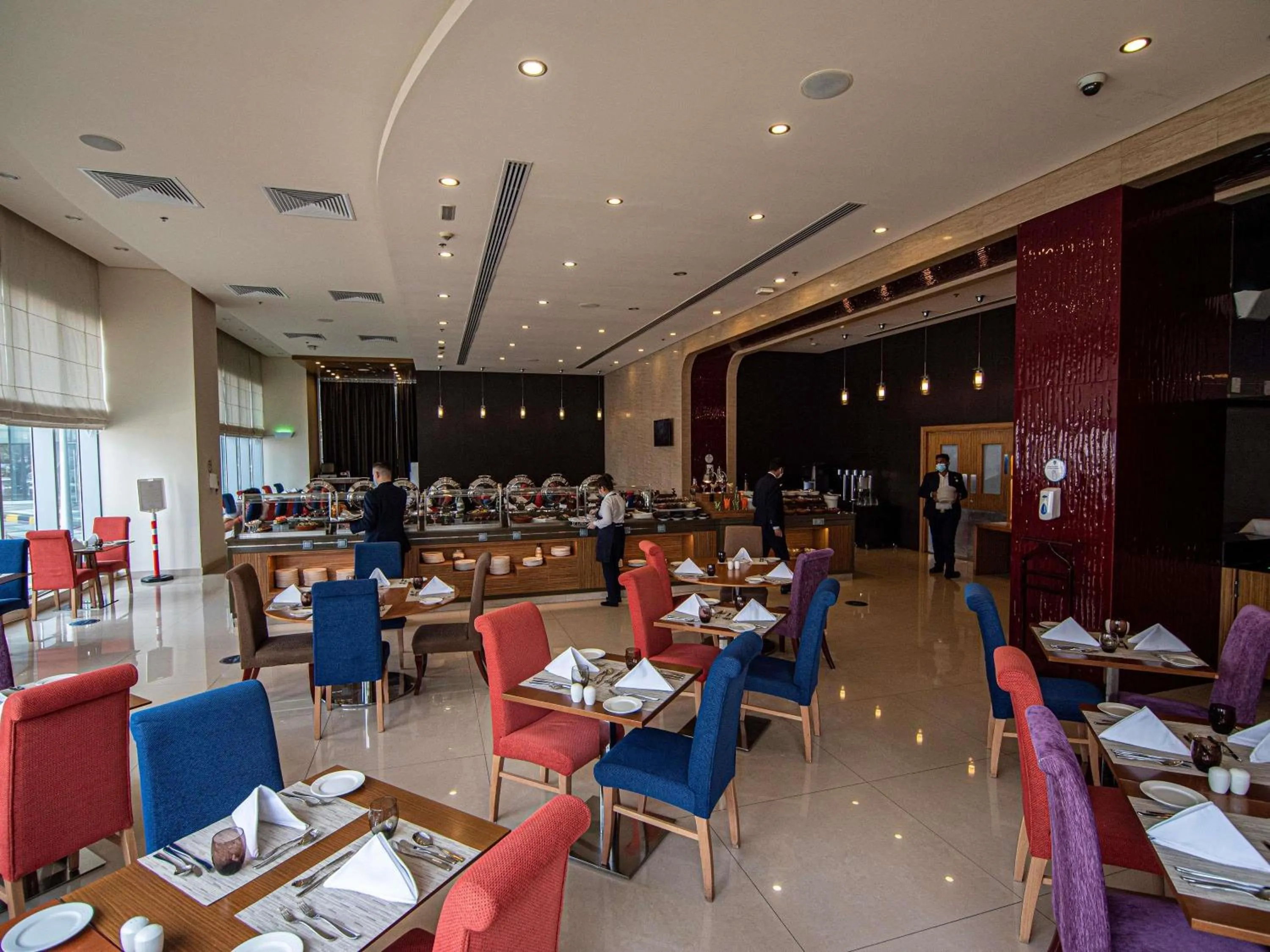 Restaurant/places to eat in Novotel Fujairah