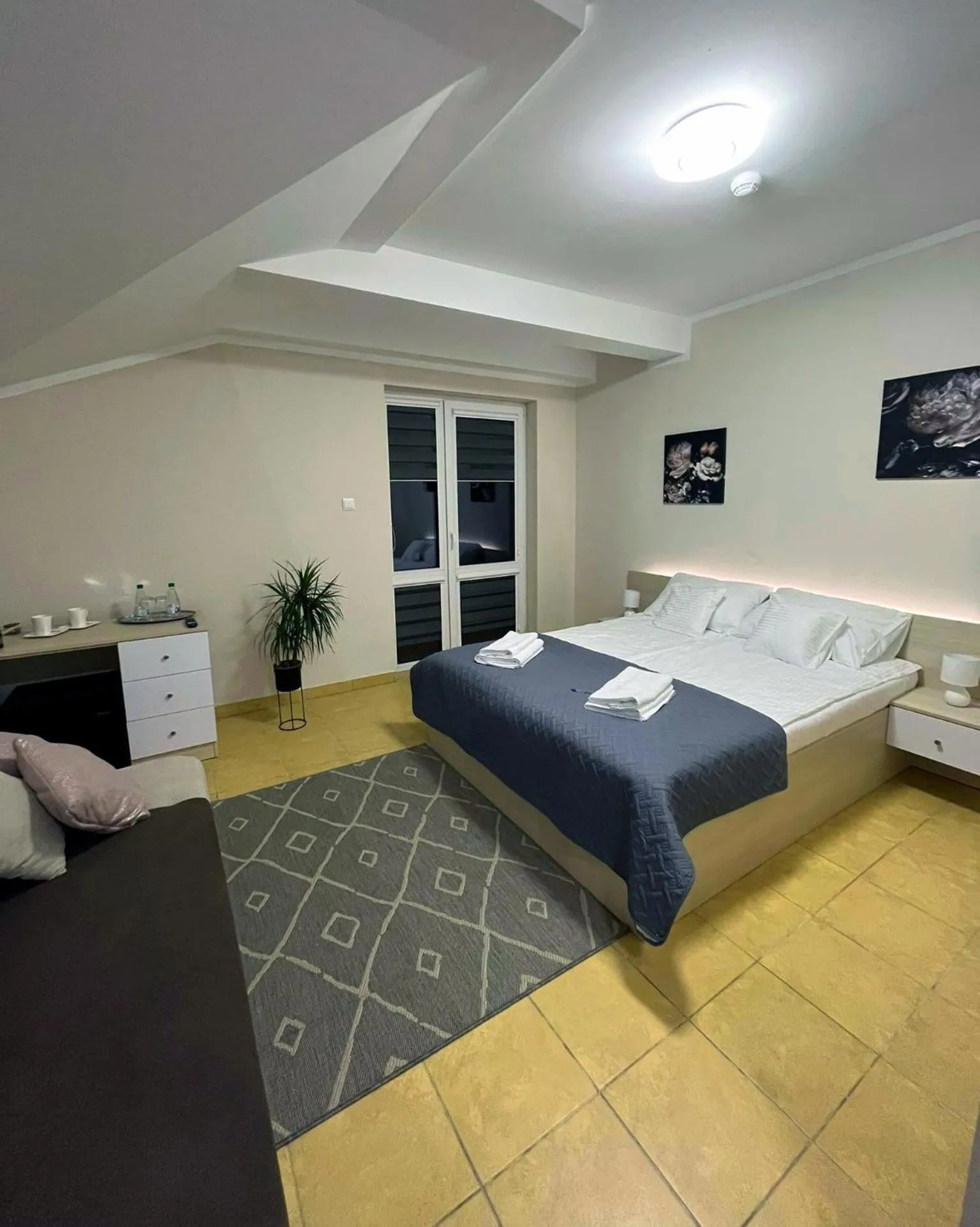 Photo of the whole room, Bed in Villa AdaMar - masaże & jacuzzi