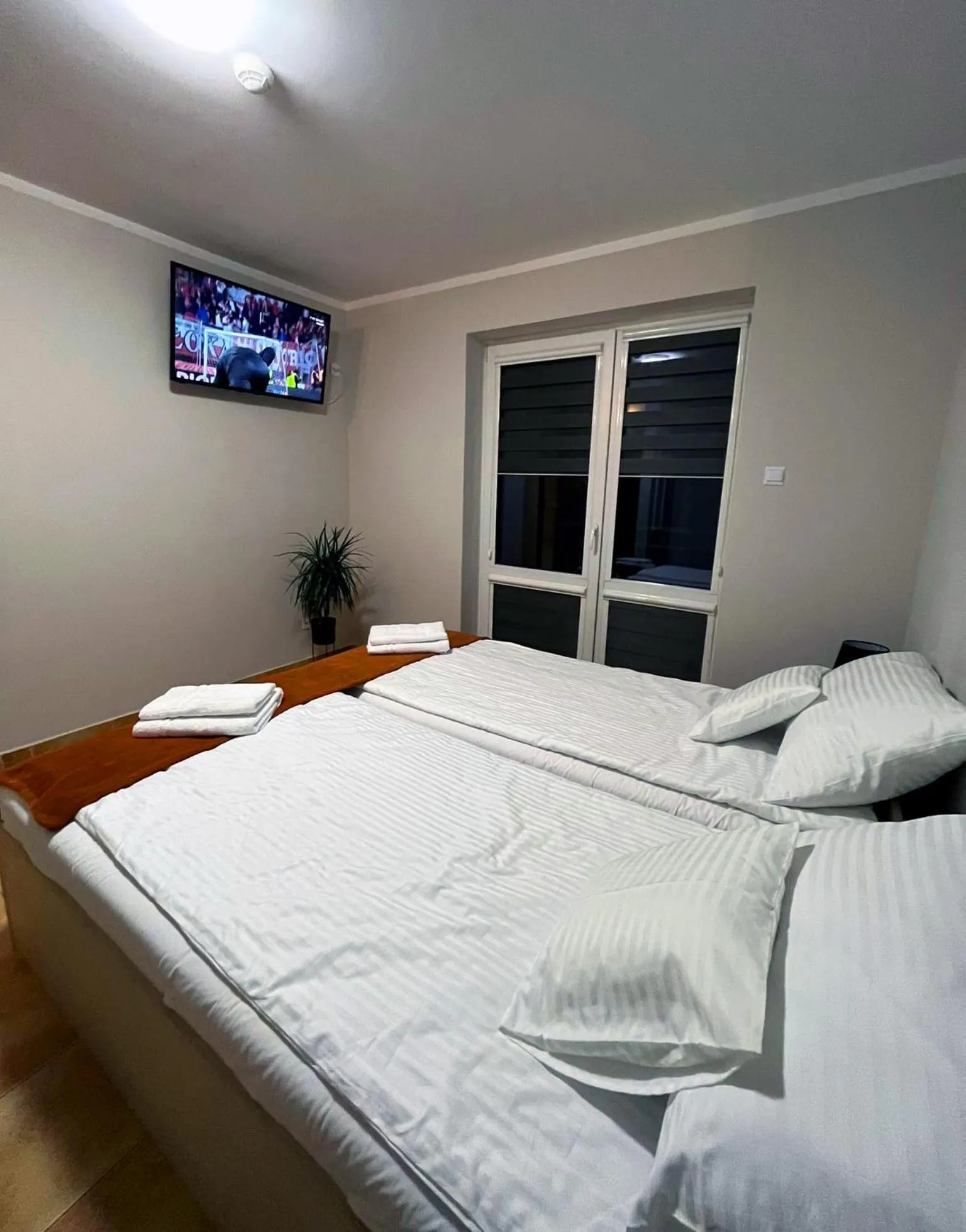 Photo of the whole room, Bed in Villa AdaMar - masaże & jacuzzi
