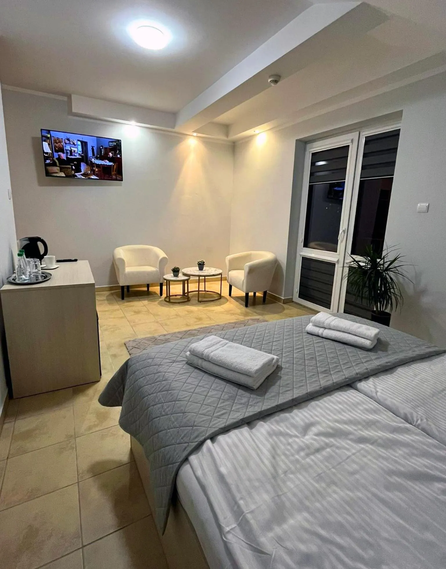 Photo of the whole room, Bed in Villa AdaMar - masaże & jacuzzi