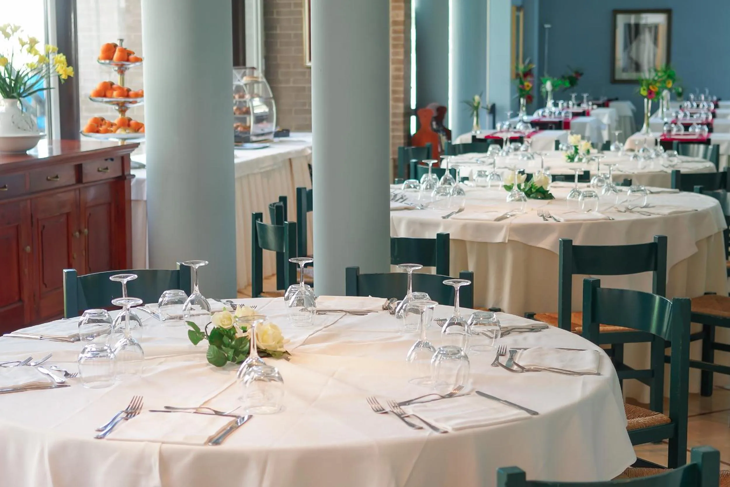 Restaurant/places to eat in Hotel Marini