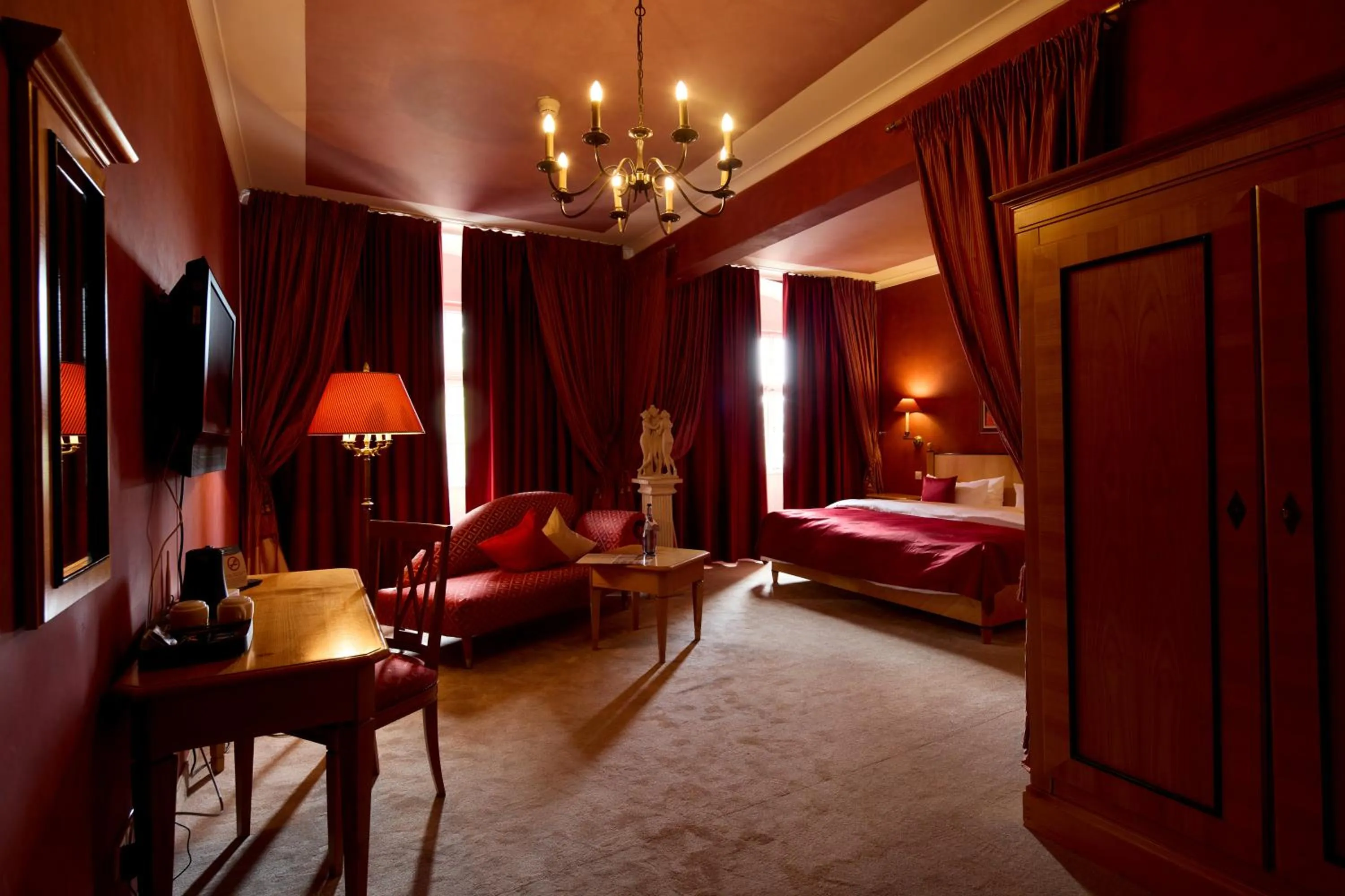 Photo of the whole room, Bed in Trip Inn Hotel Der Adelshof