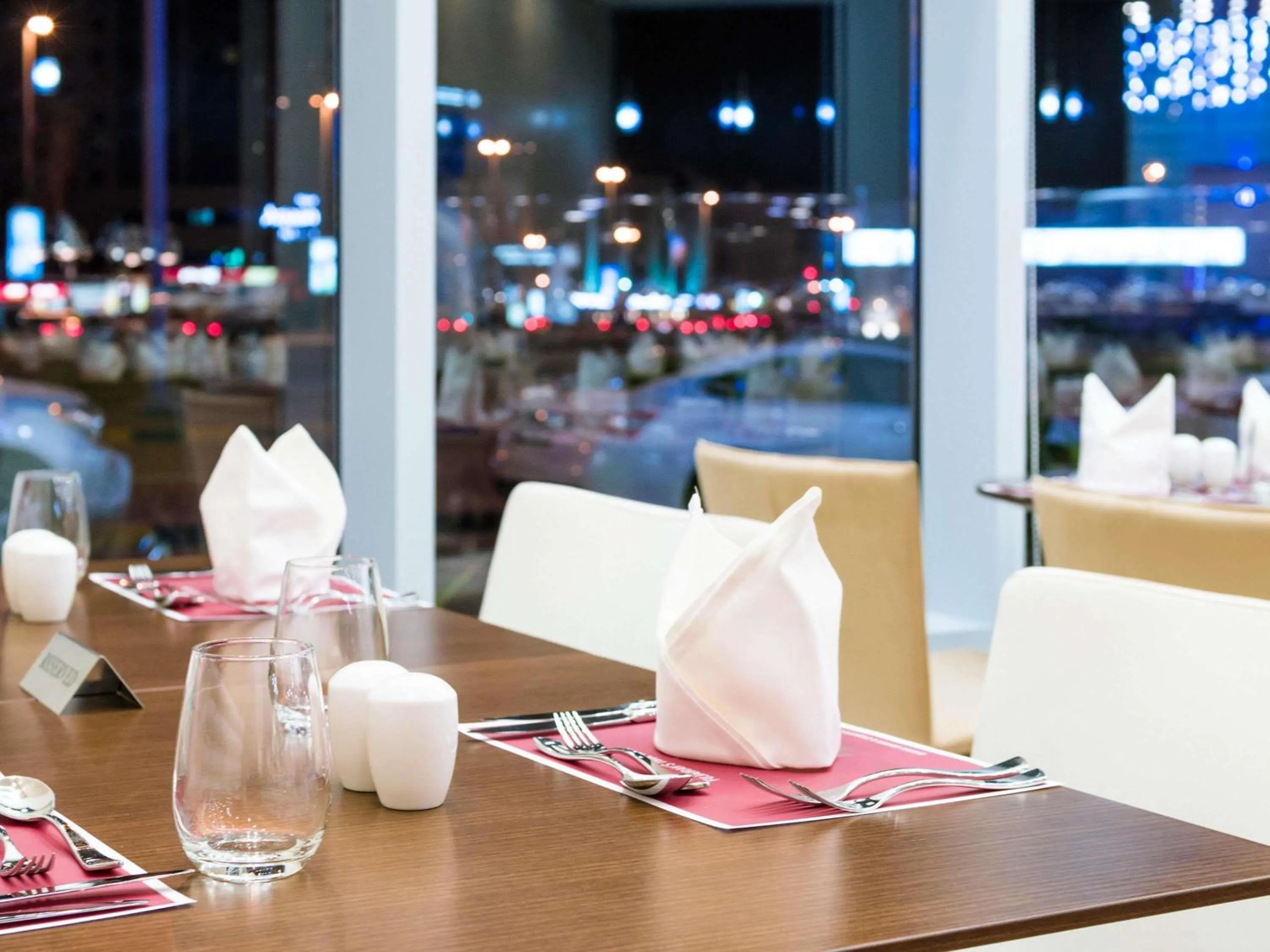 Restaurant/places to eat in Aparthotel Adagio Fujairah
