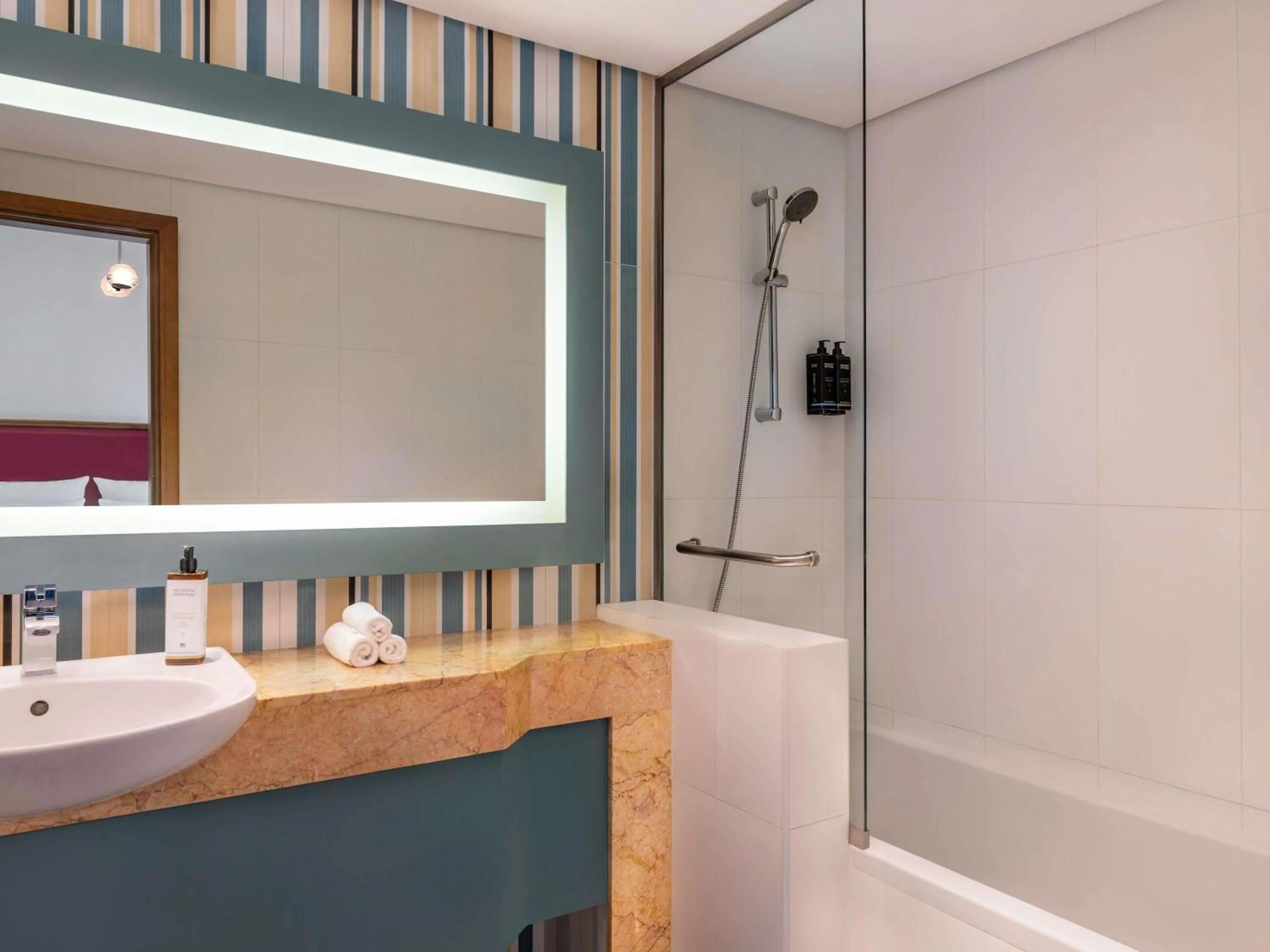 Bedroom in Aparthotel Adagio Fujairah