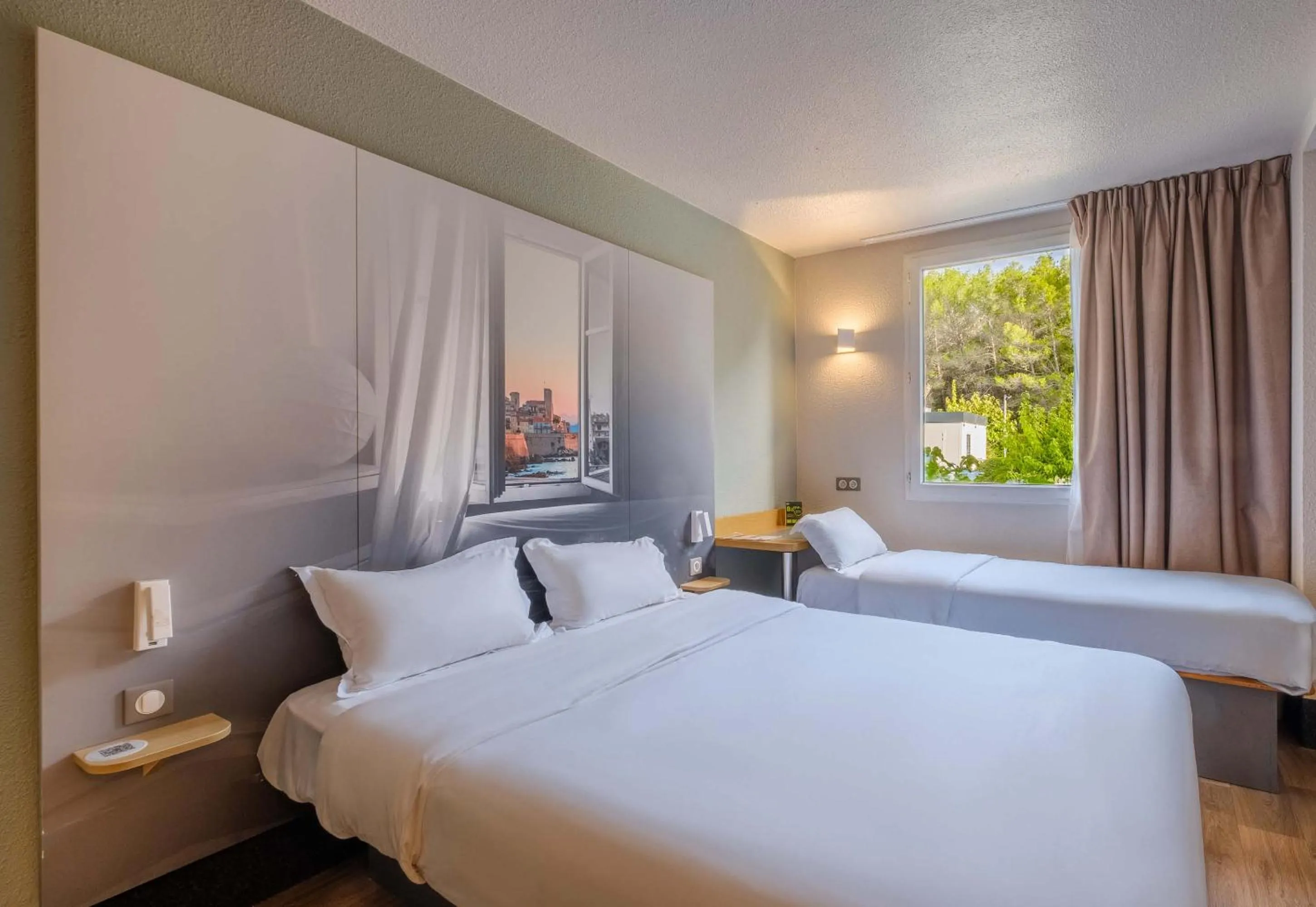 Bedroom, Bed in B&B HOTEL Antibes Sophia Antipolis