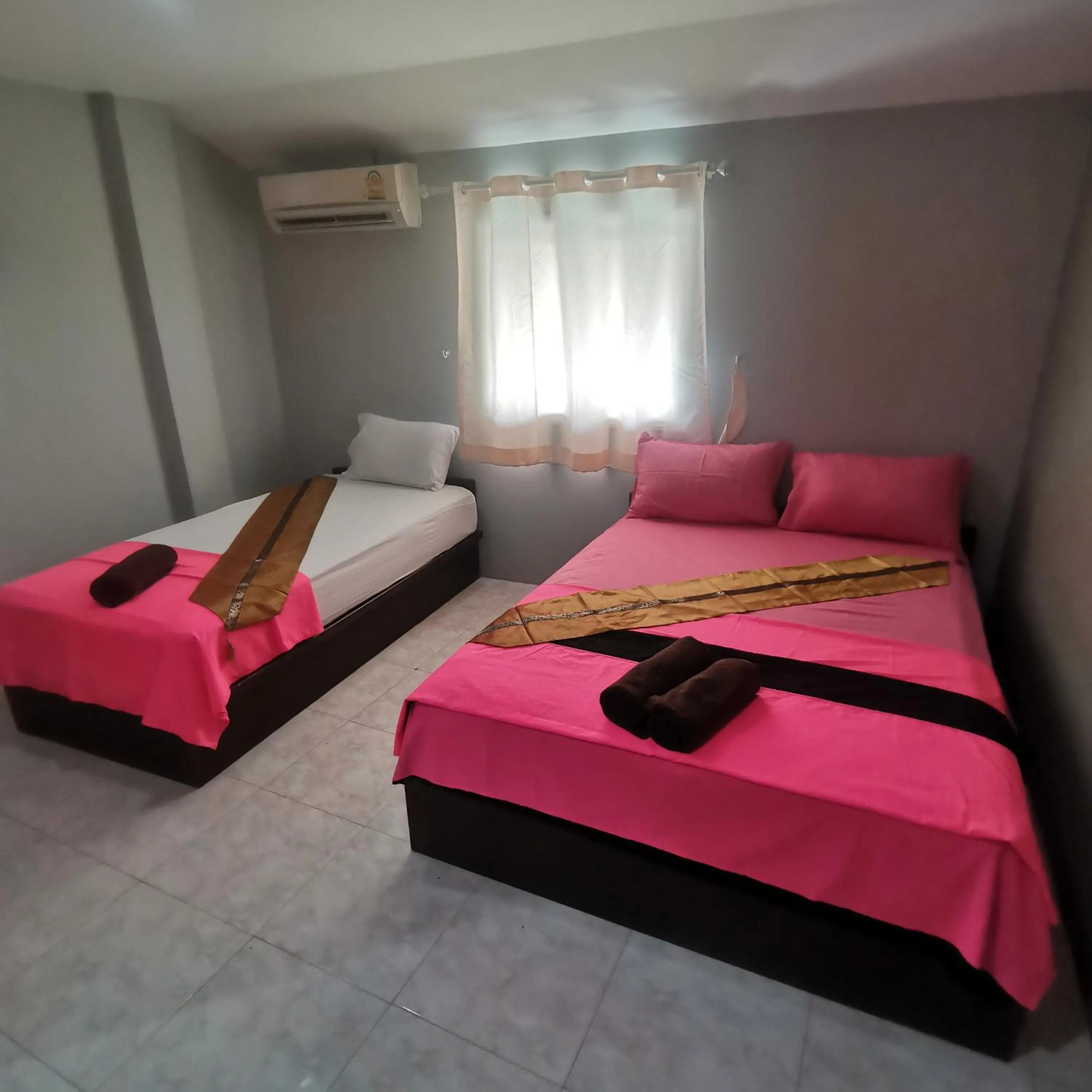 Bed in Haadrin village Fullmoon